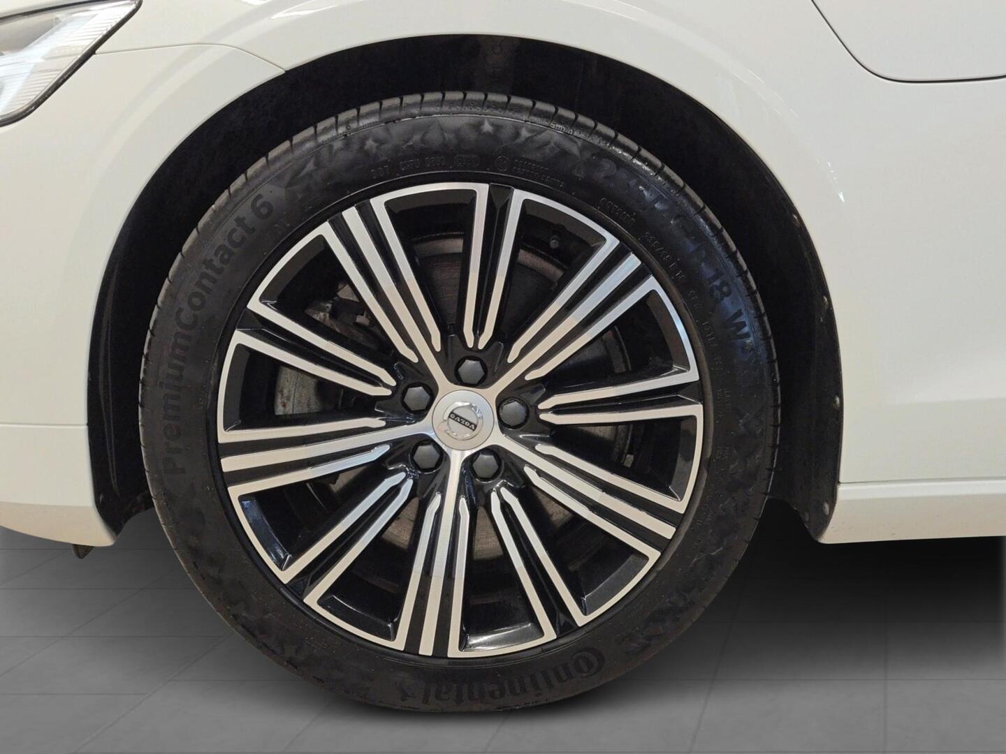 VOLVO V60 2022