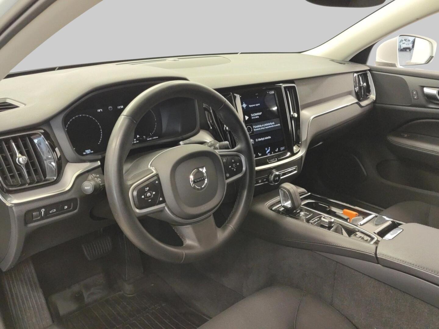 VOLVO V60 2022