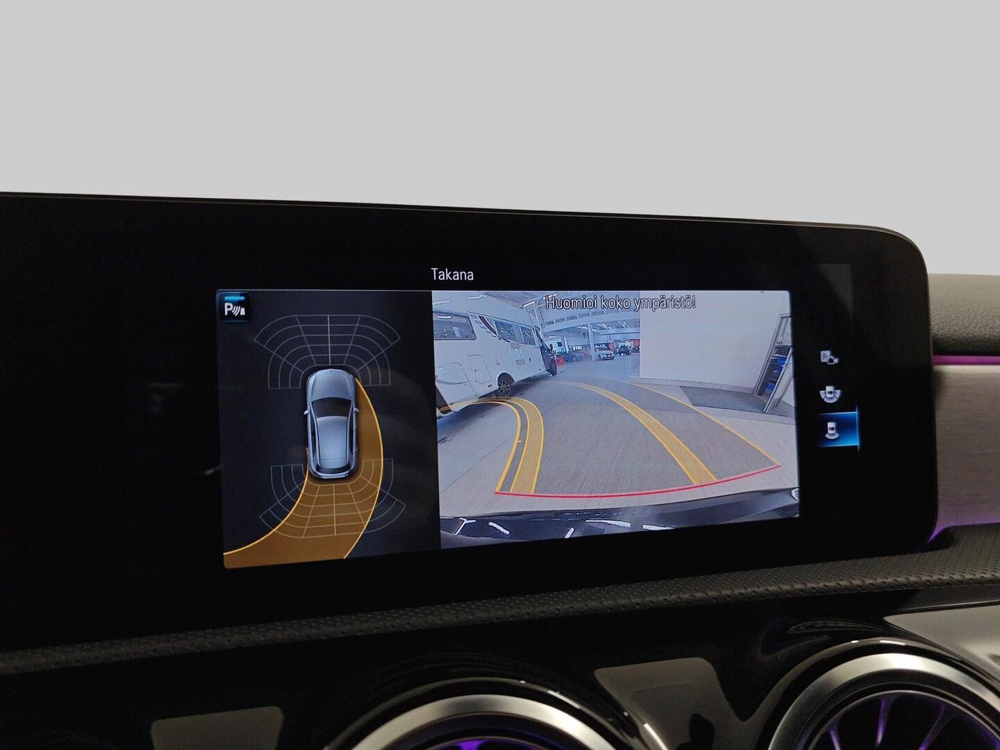 MERCEDES-BENZ A 2022