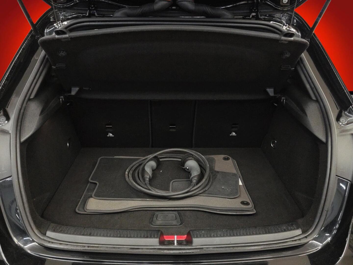 MERCEDES-BENZ A 2022