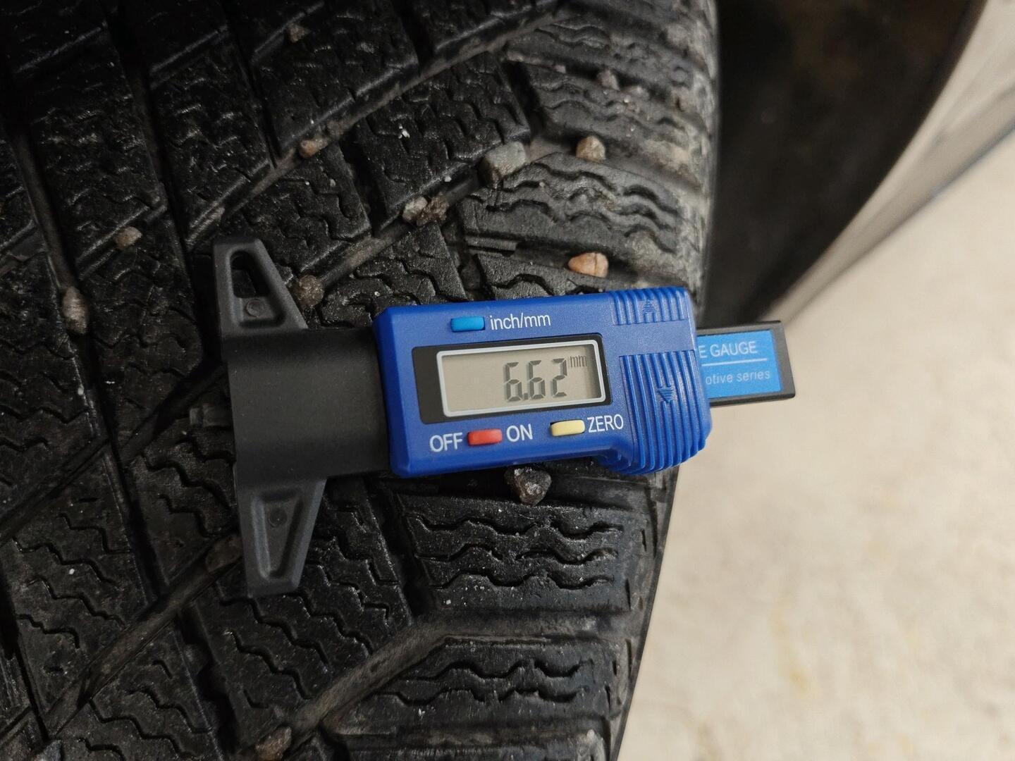 MERCEDES-BENZ A 2022