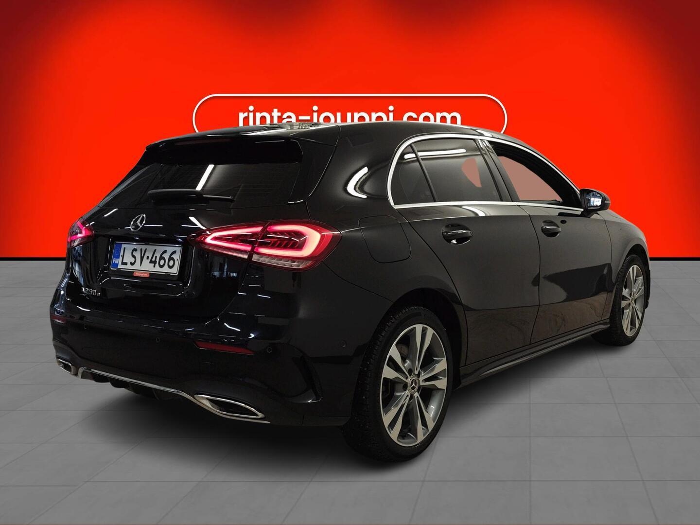 MERCEDES-BENZ A 2022