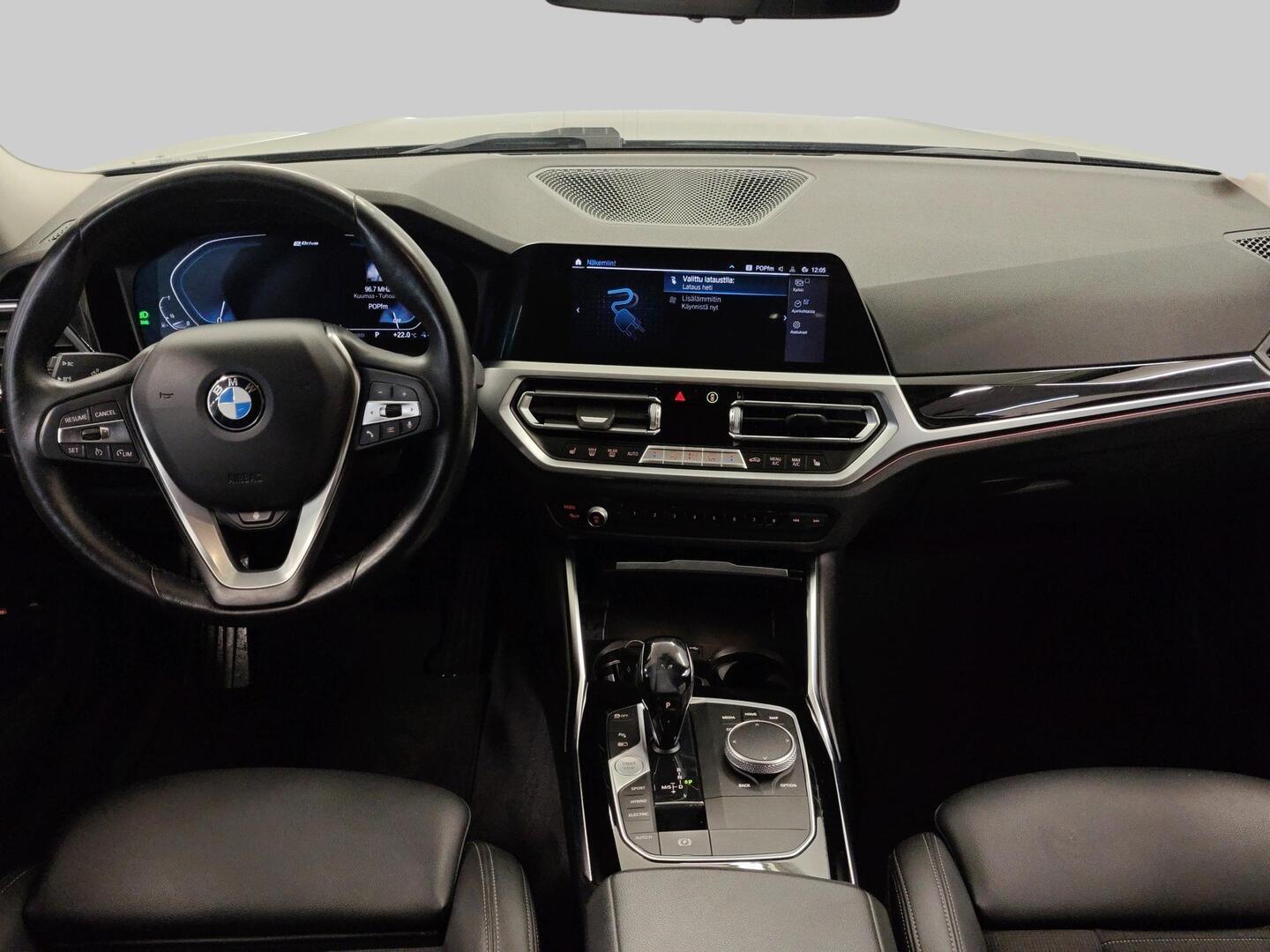 BMW 330 2021