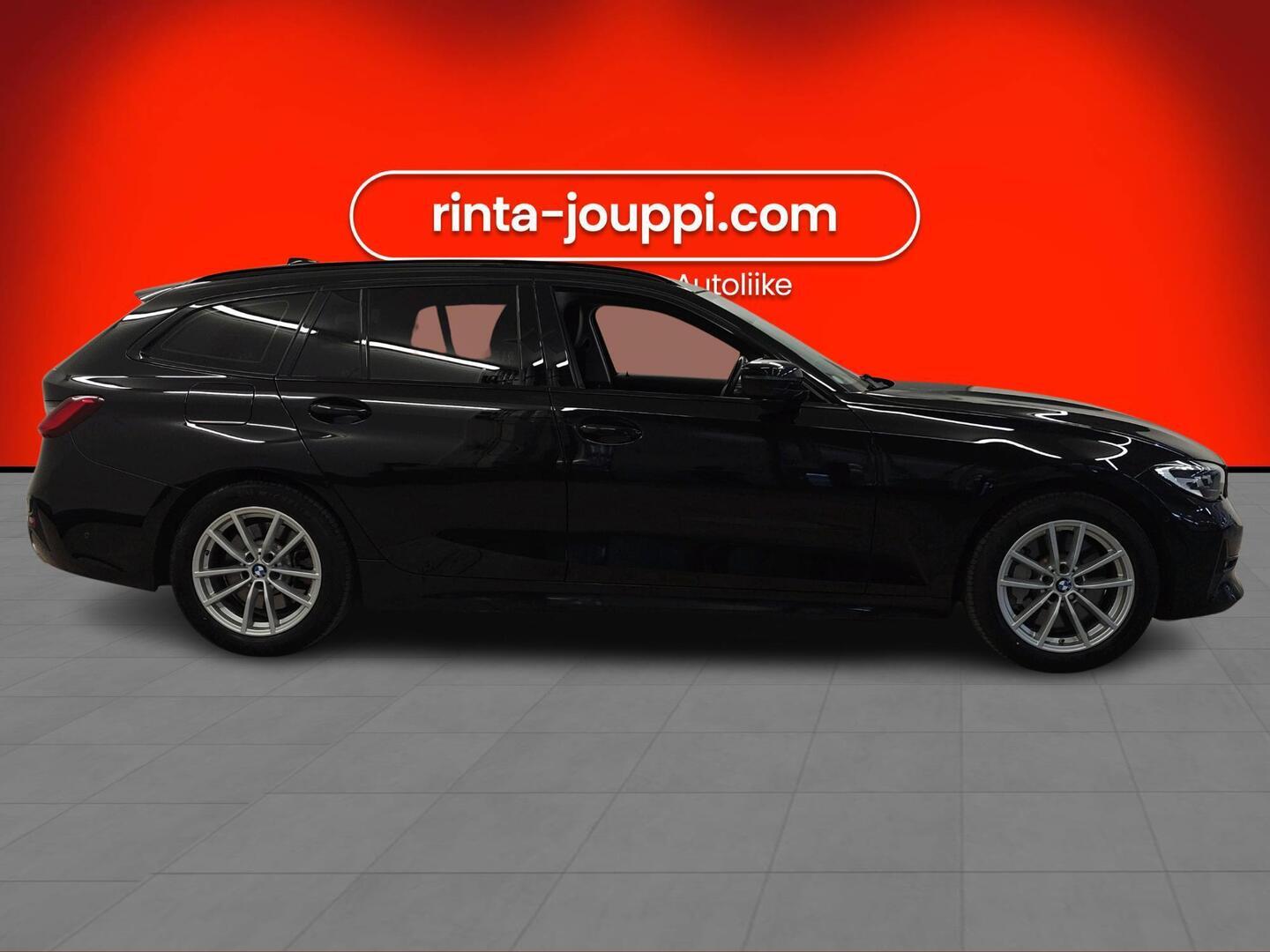 BMW 330 2021