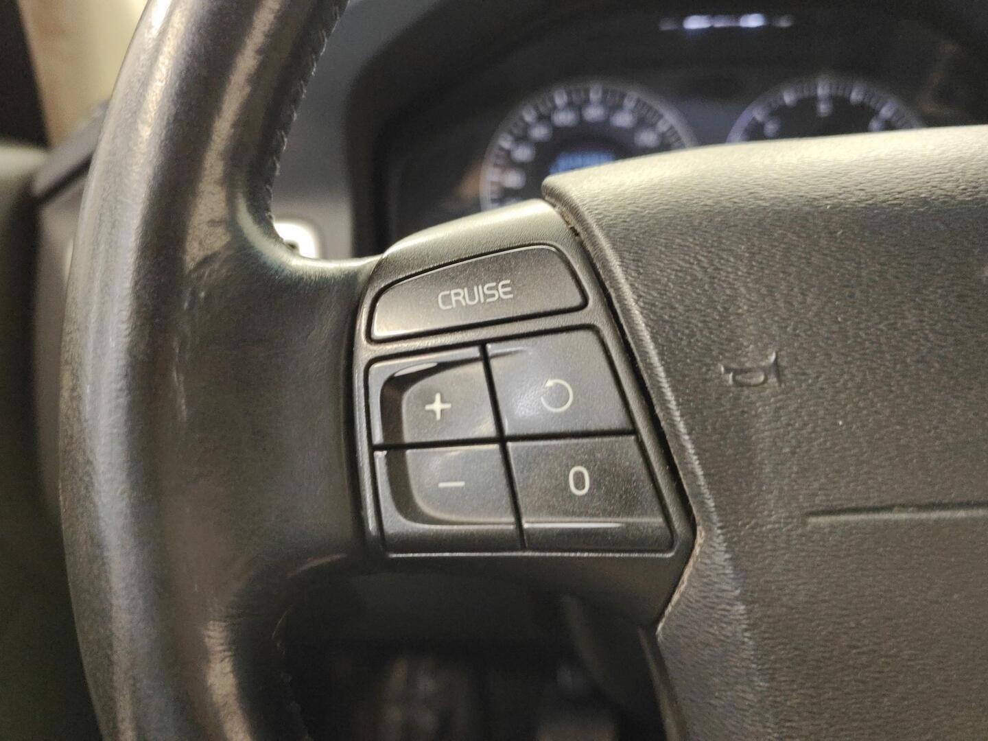 VOLVO V70 2008