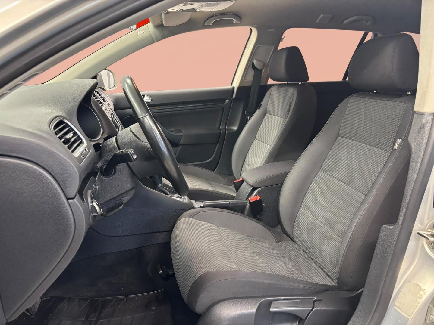 VOLKSWAGEN Golf 2011