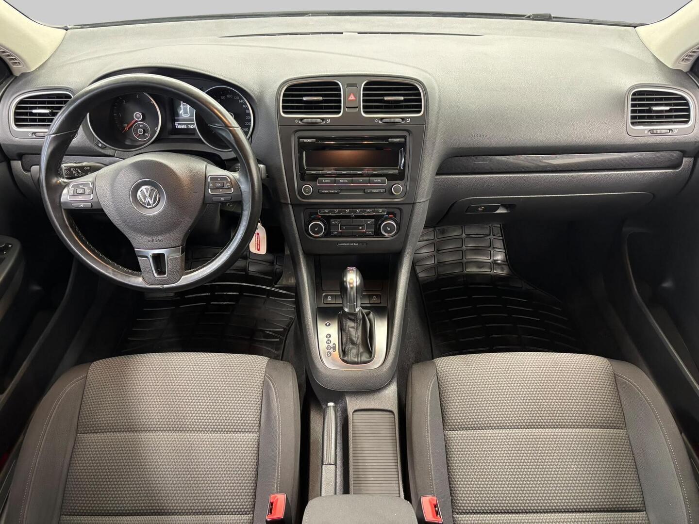 VOLKSWAGEN Golf 2011