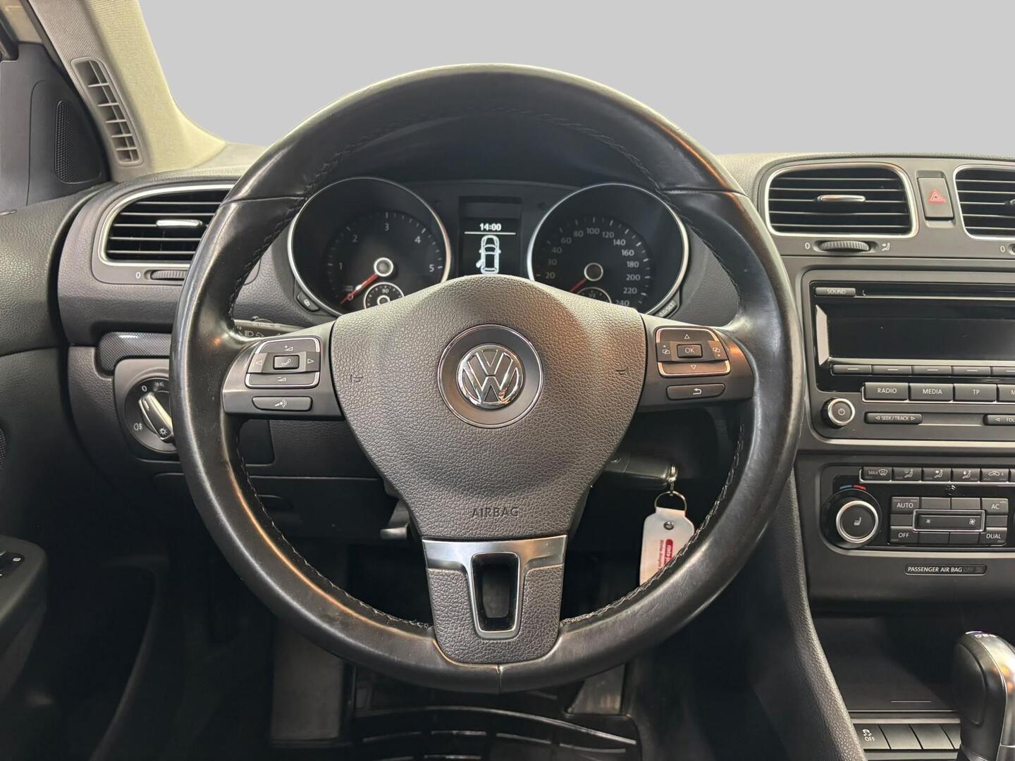 VOLKSWAGEN Golf 2011