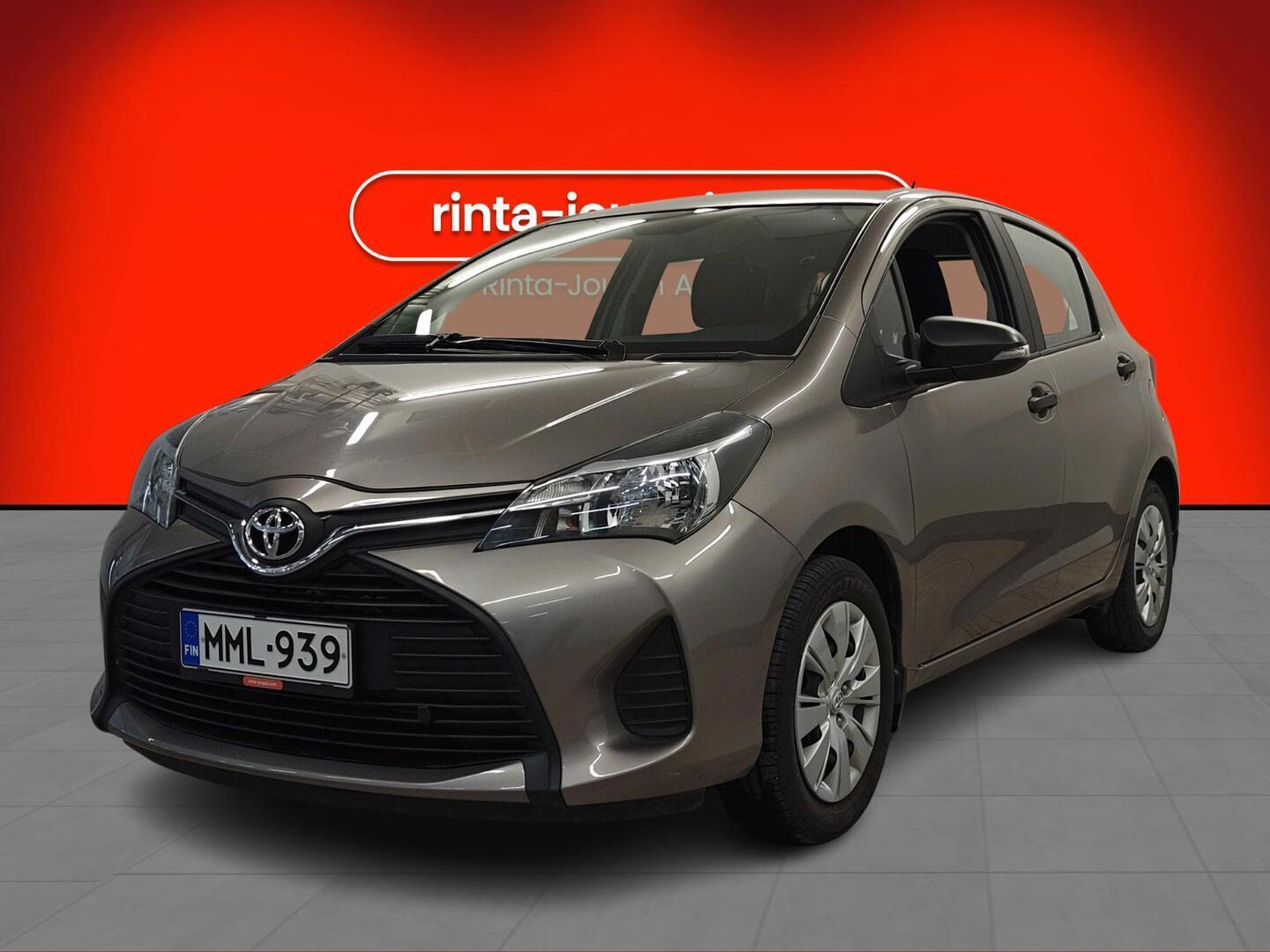 TOYOTA Yaris 2015