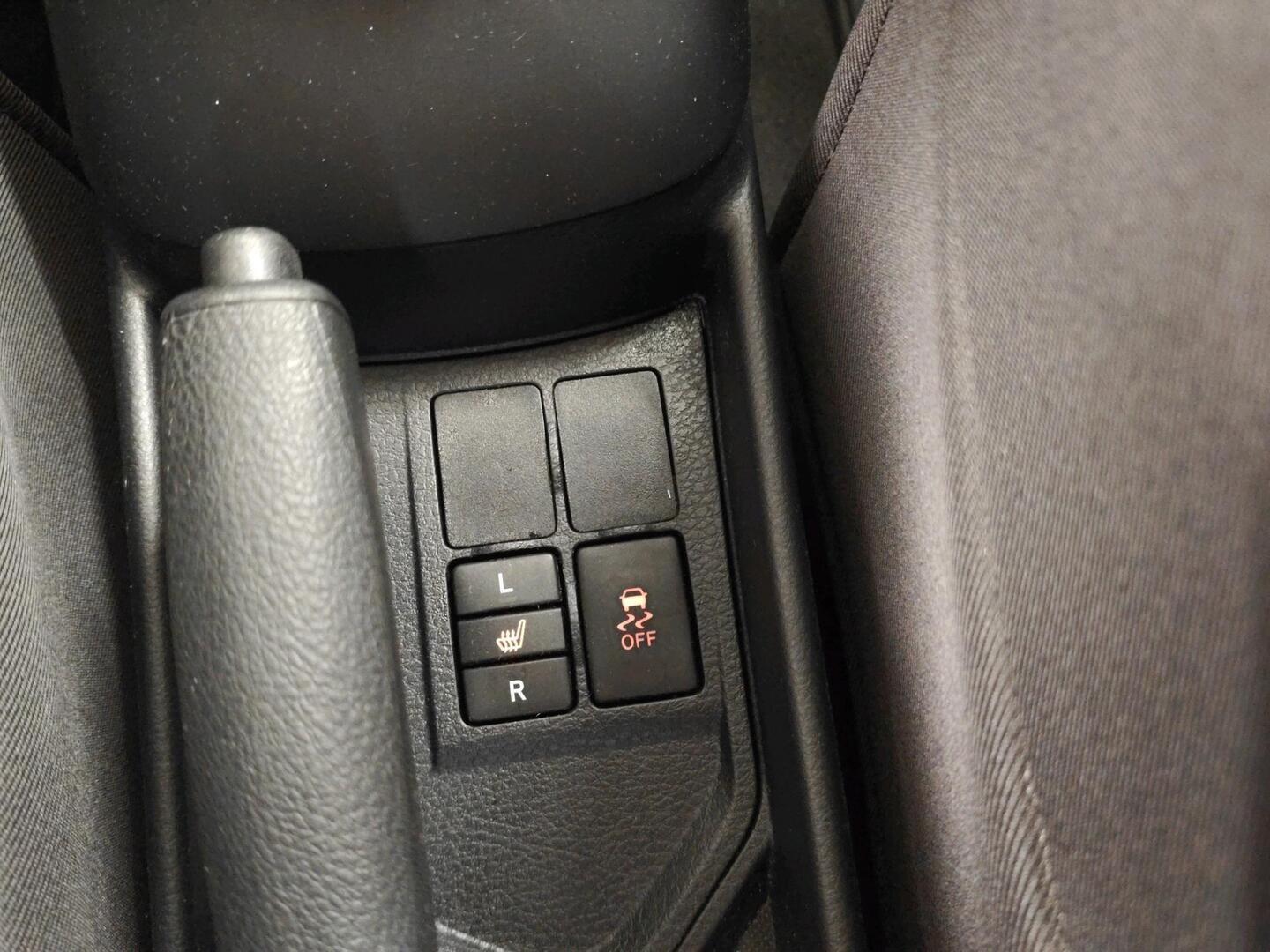 TOYOTA Yaris 2015