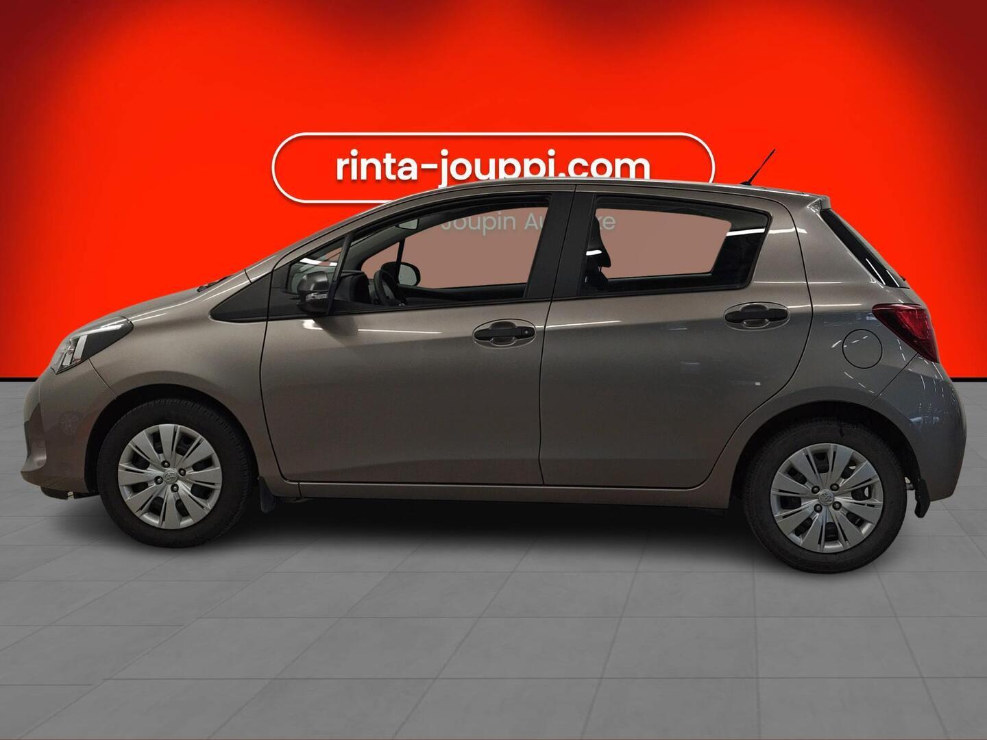 TOYOTA Yaris 2015
