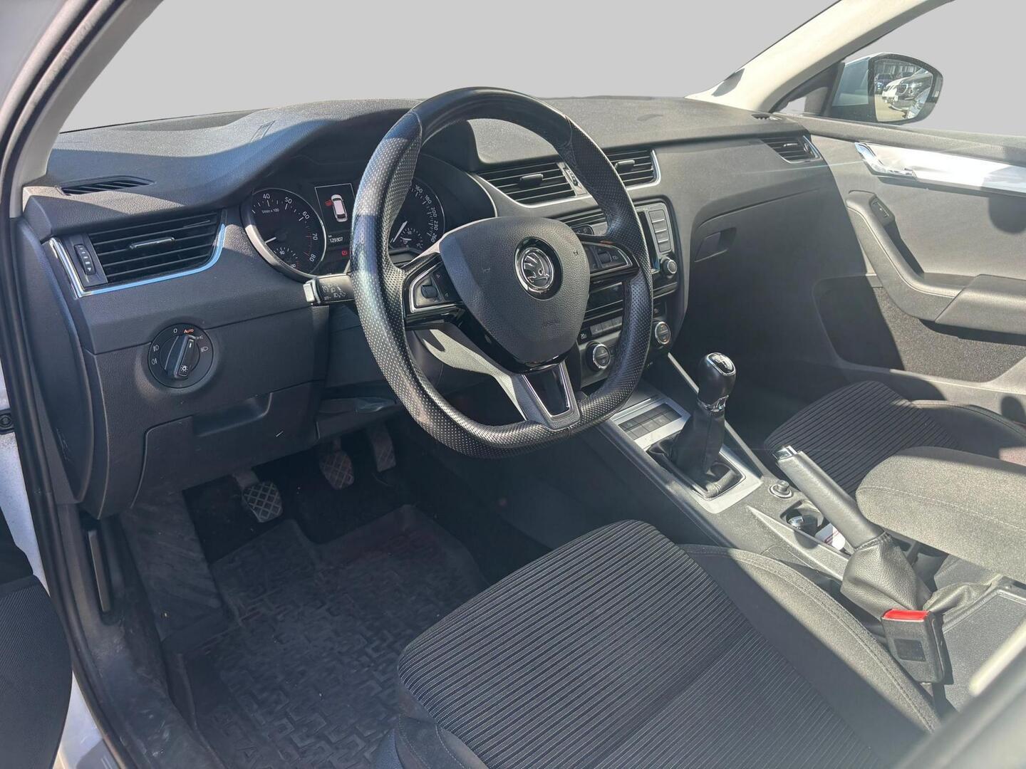 SKODA OCTAVIA 2016
