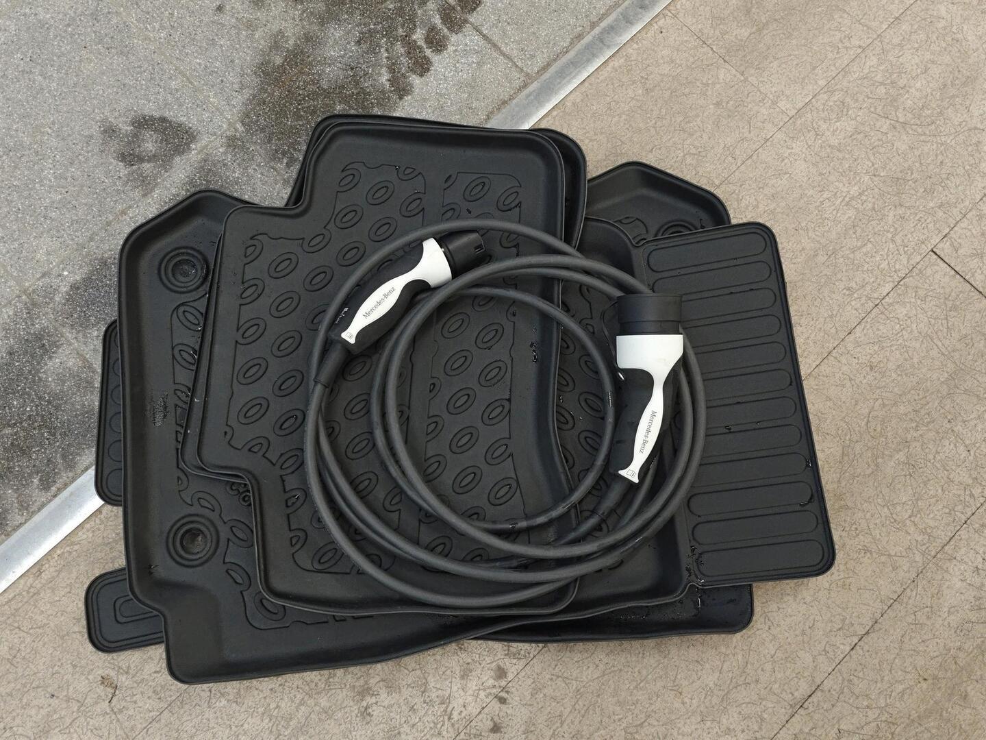 MERCEDES-BENZ EQC 2021