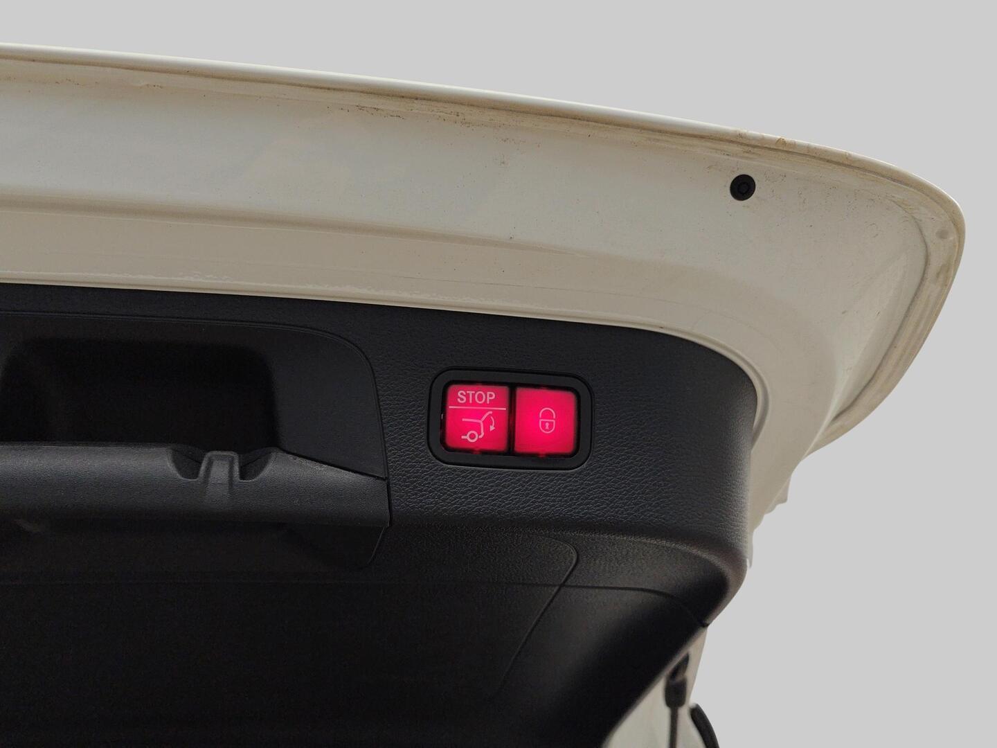 MERCEDES-BENZ EQC 2021