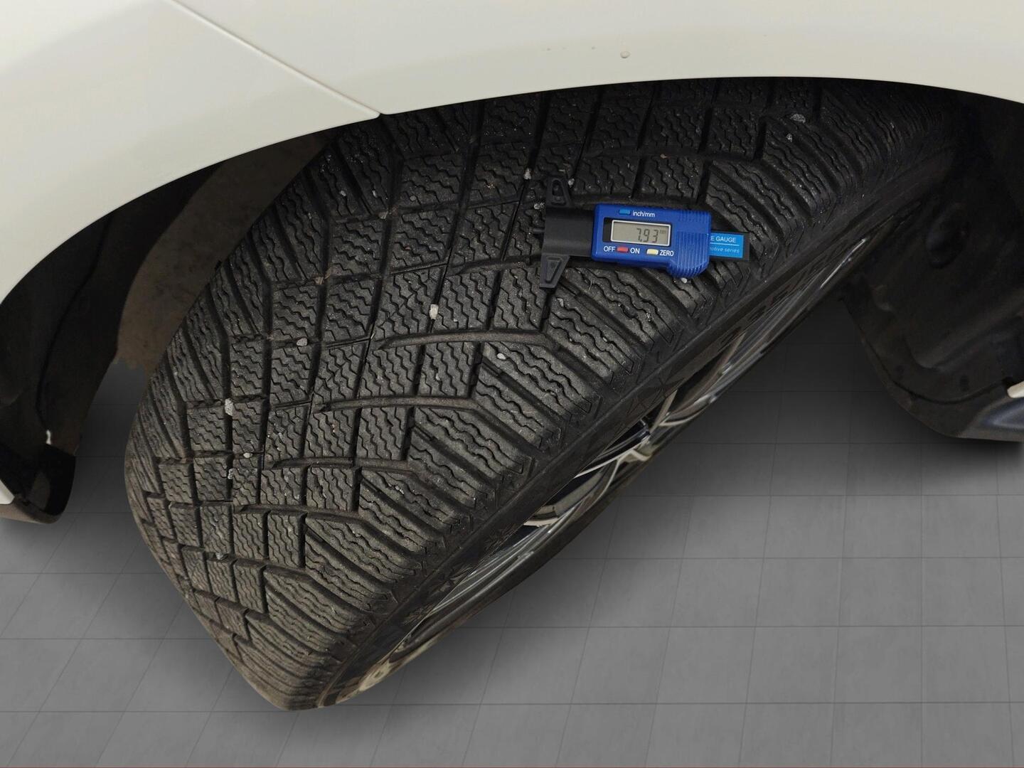 MERCEDES-BENZ EQC 2021