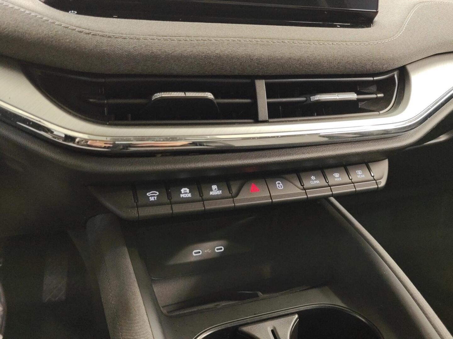 SKODA Enyaq 2023