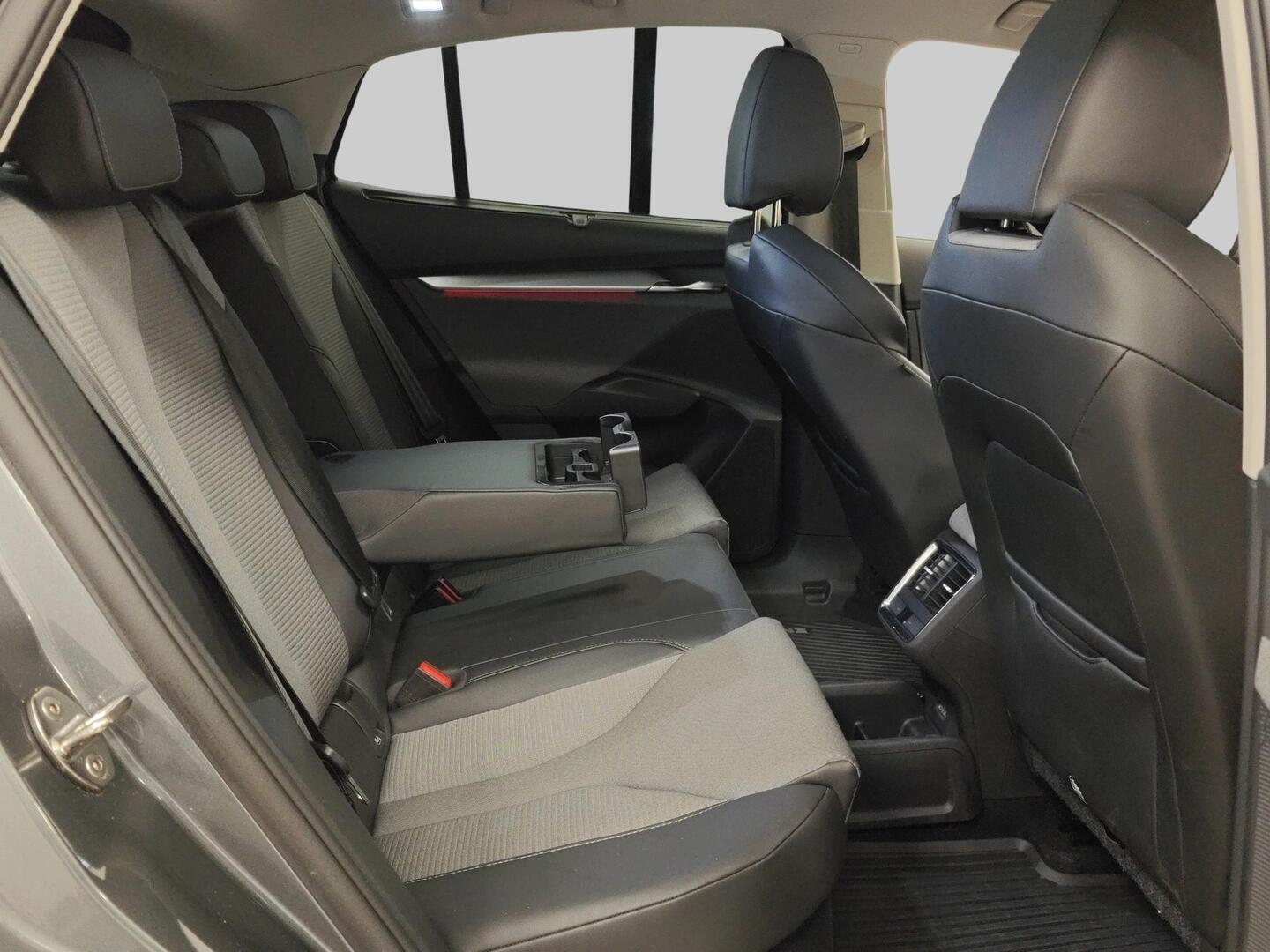 SKODA Enyaq 2023