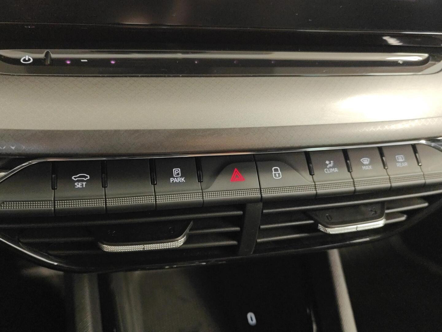 SKODA OCTAVIA 2024