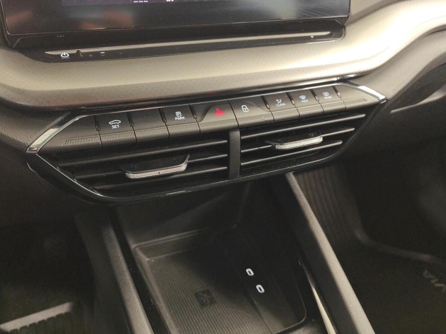 SKODA OCTAVIA 2024