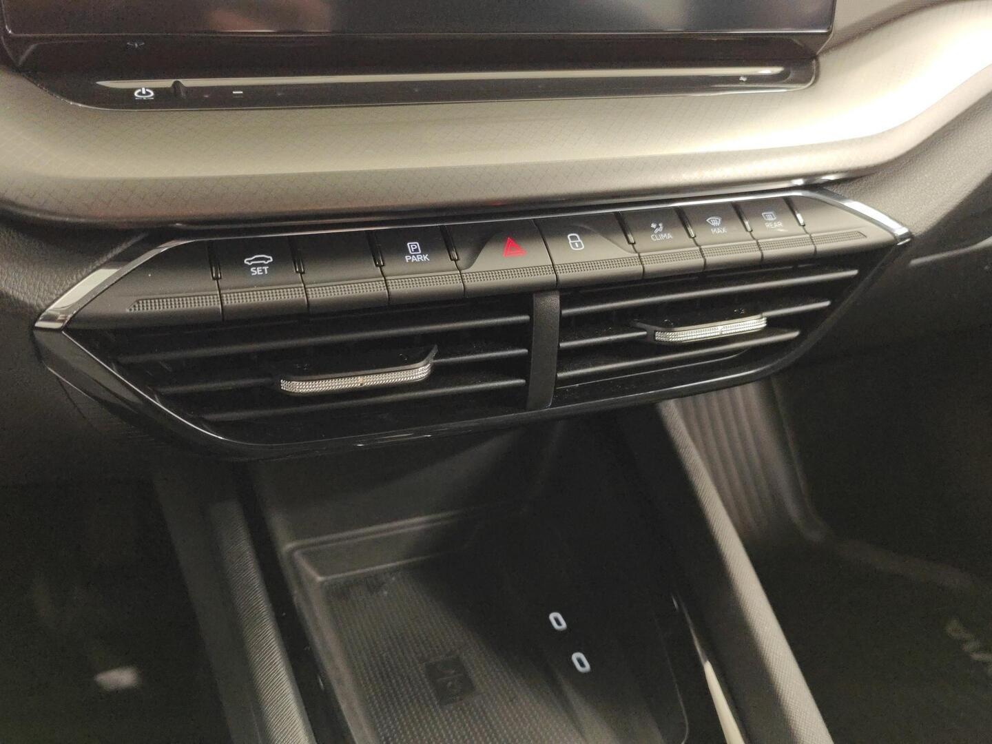 SKODA OCTAVIA 2024