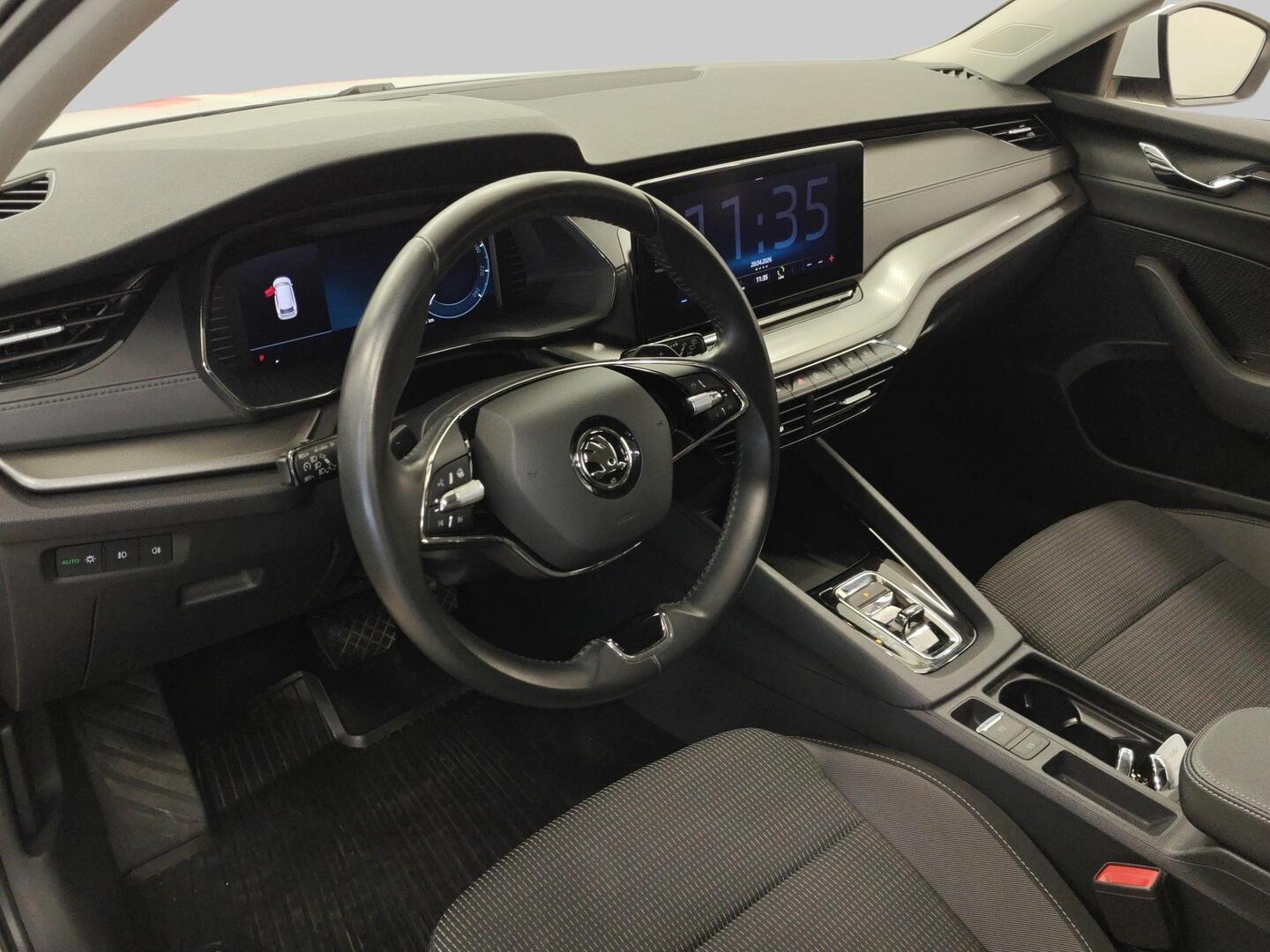 SKODA OCTAVIA 2024