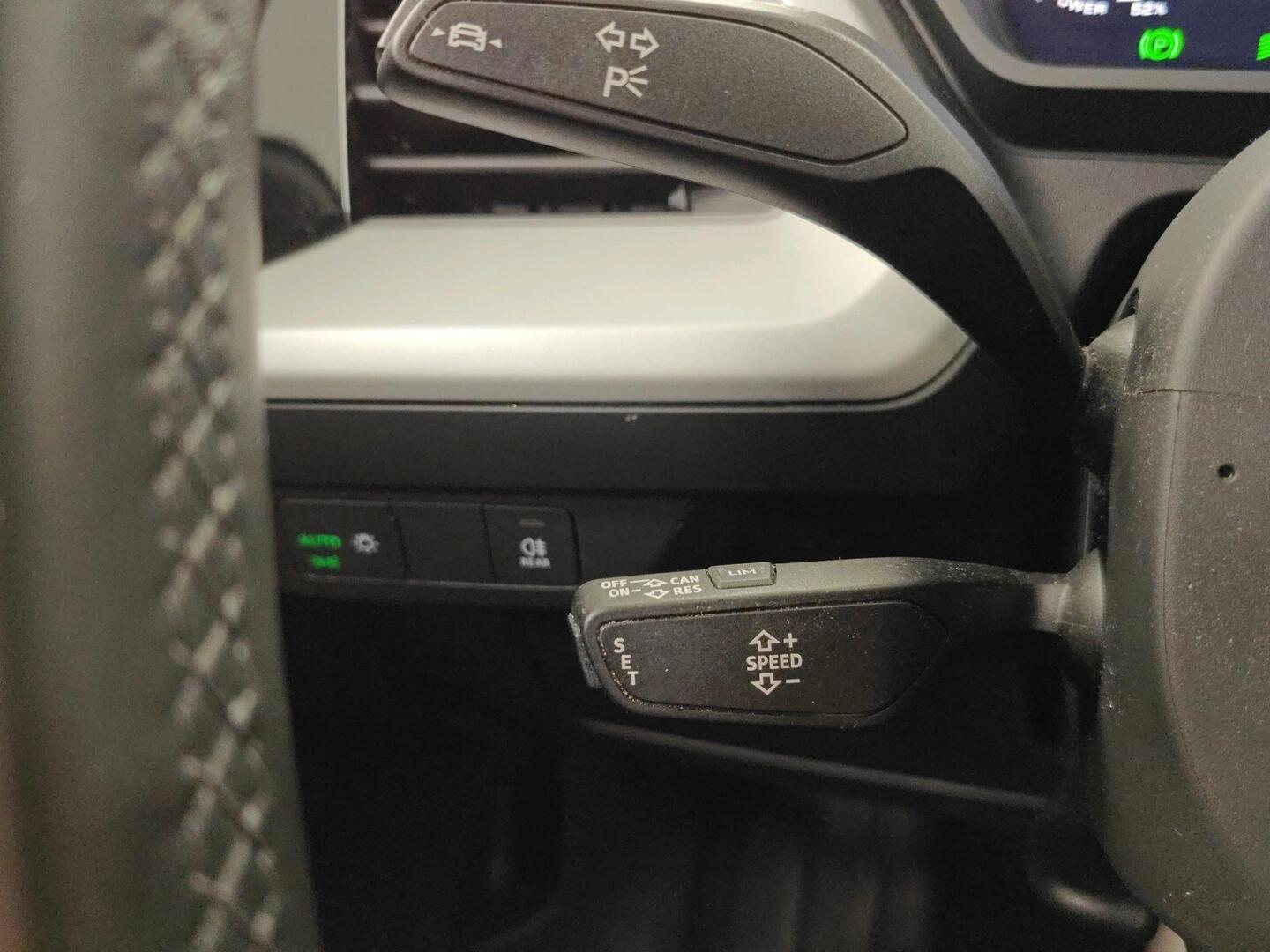 AUDI Q4 e-tron 2021