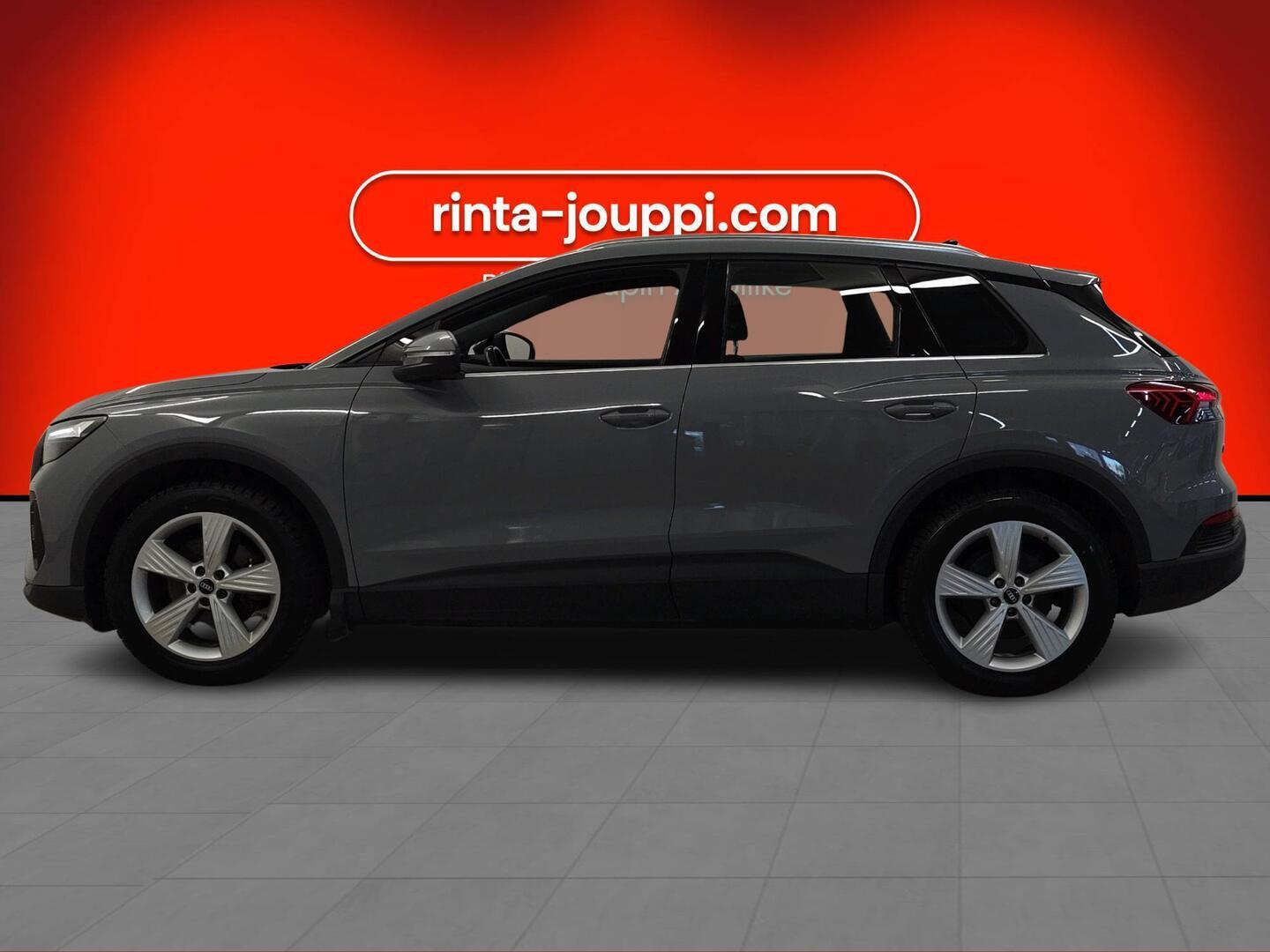 AUDI Q4 e-tron 2021