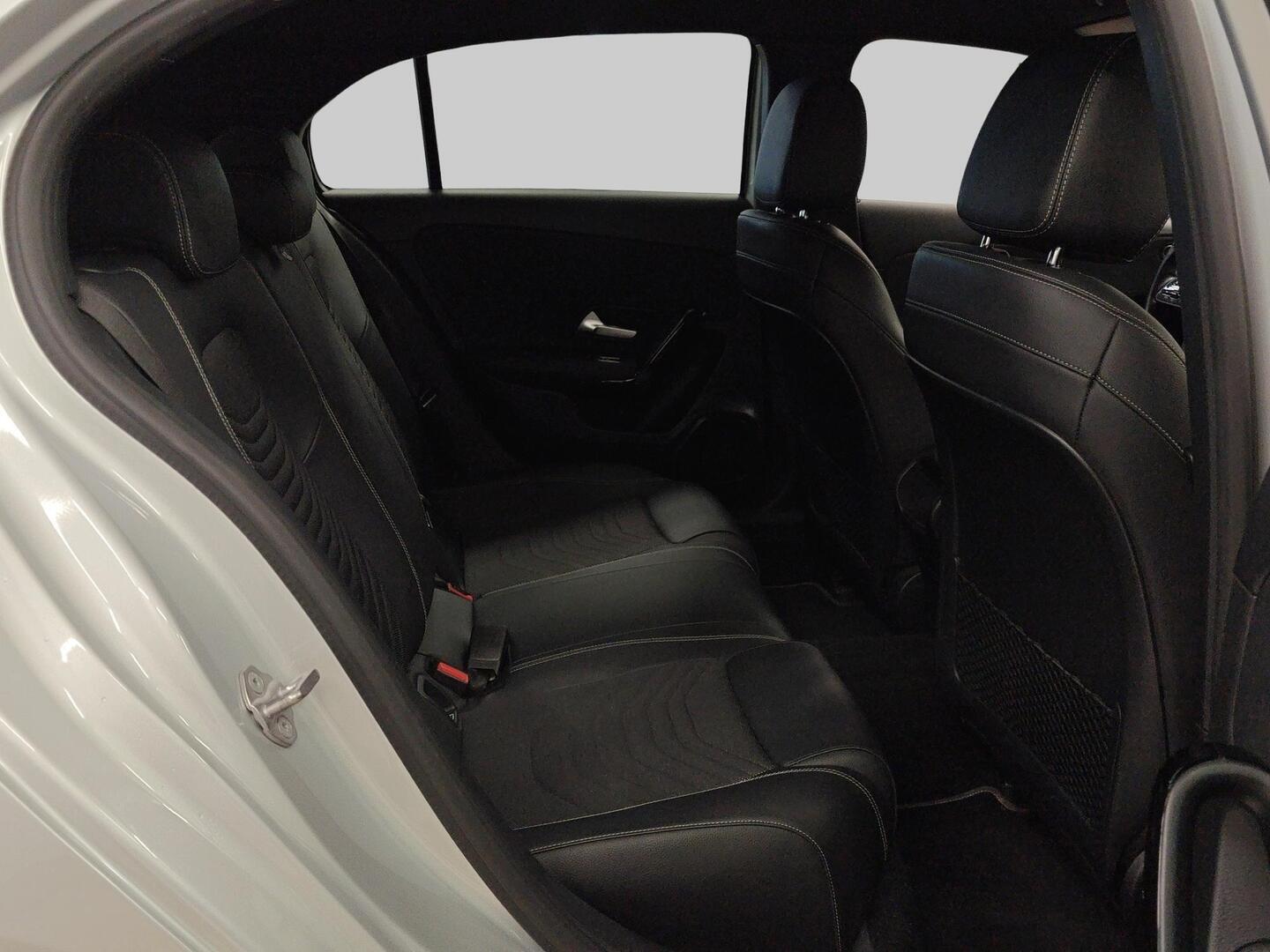 MERCEDES-BENZ A 2019