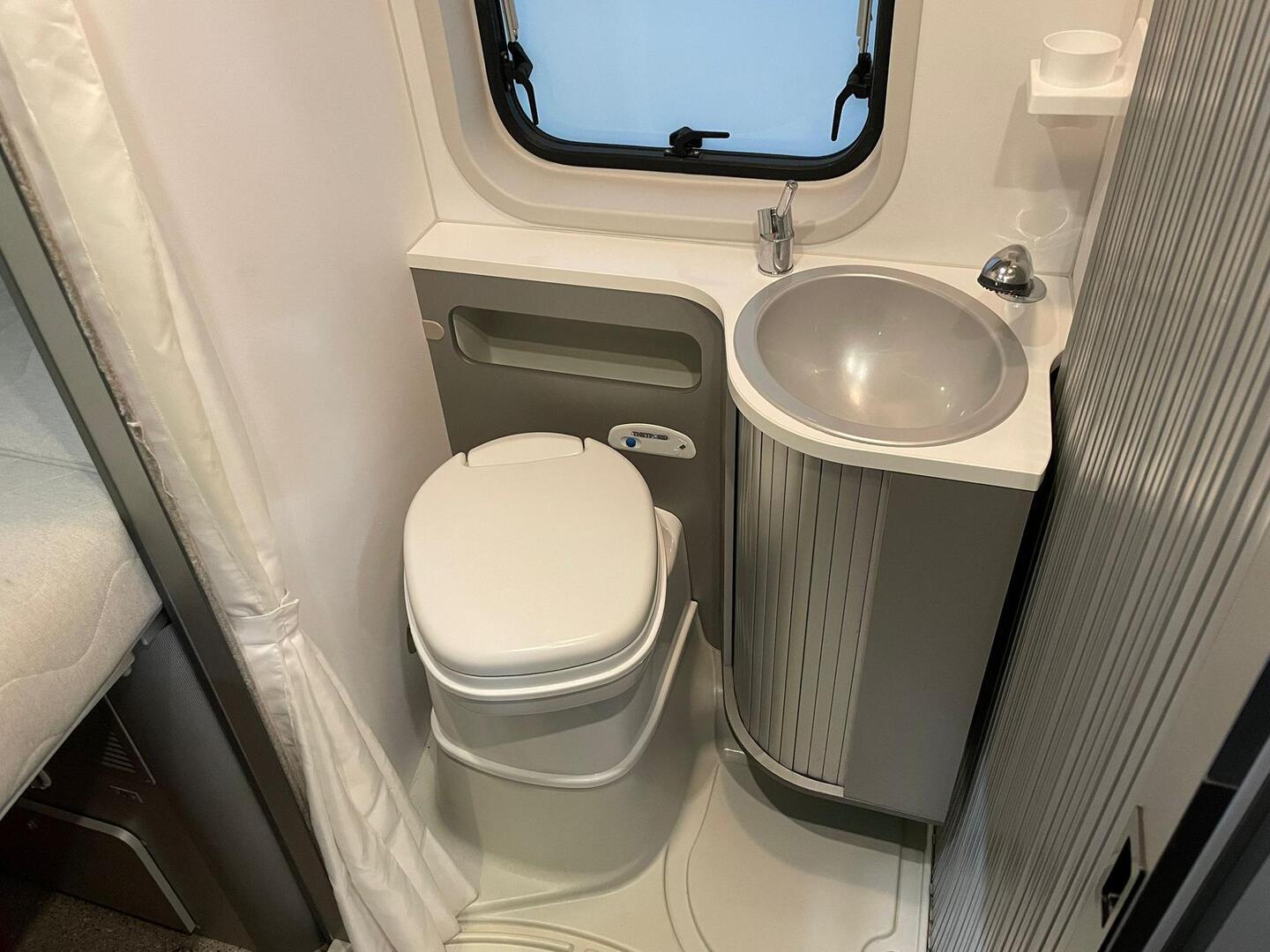 ADRIA TWIN 600 SPT 2015