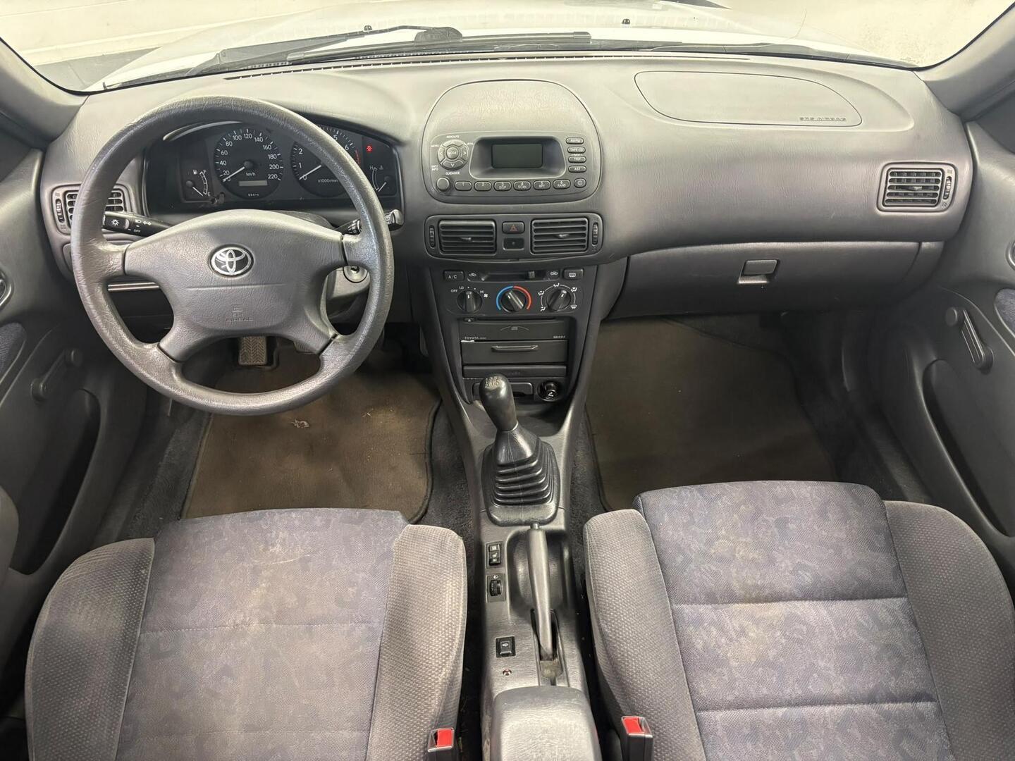 TOYOTA Corolla 2001