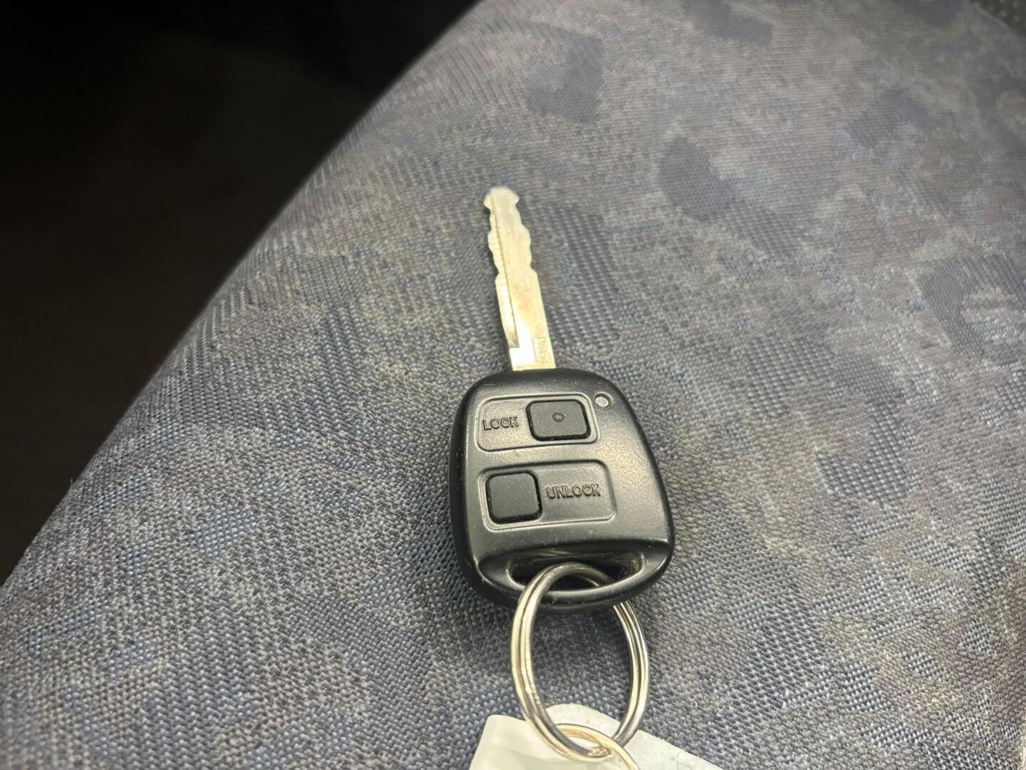 TOYOTA Corolla 2001