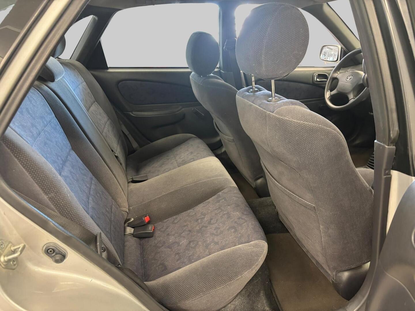 TOYOTA Corolla 2001