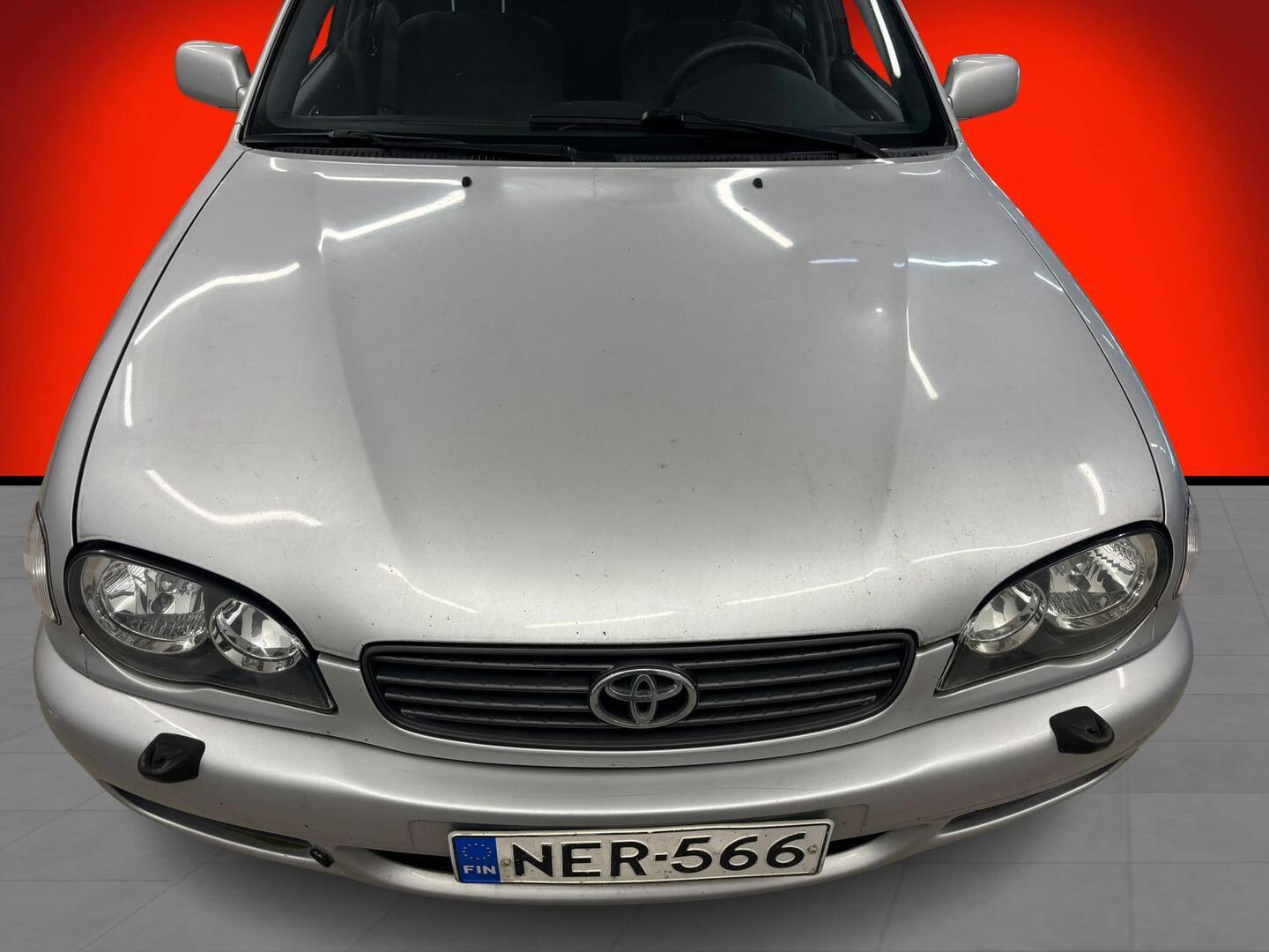 TOYOTA Corolla 2001