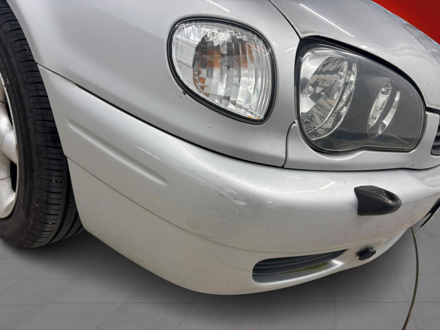 TOYOTA Corolla 2001