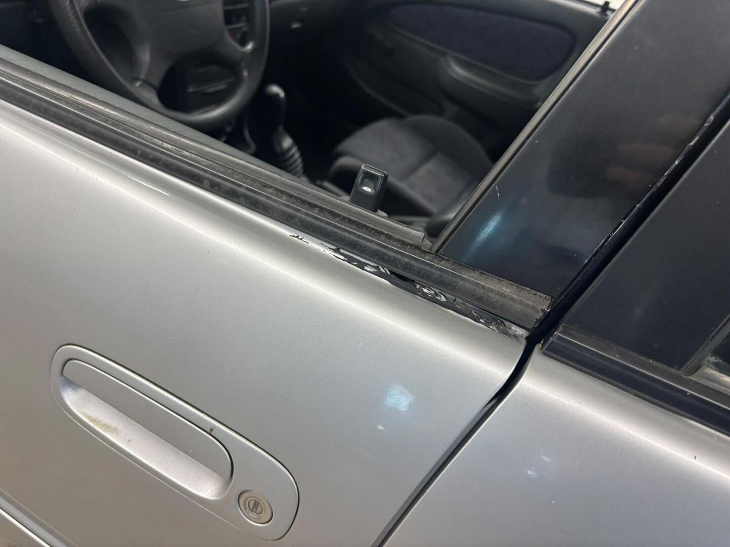 TOYOTA Corolla 2001