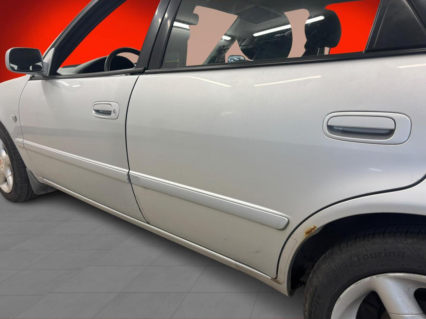 TOYOTA Corolla 2001