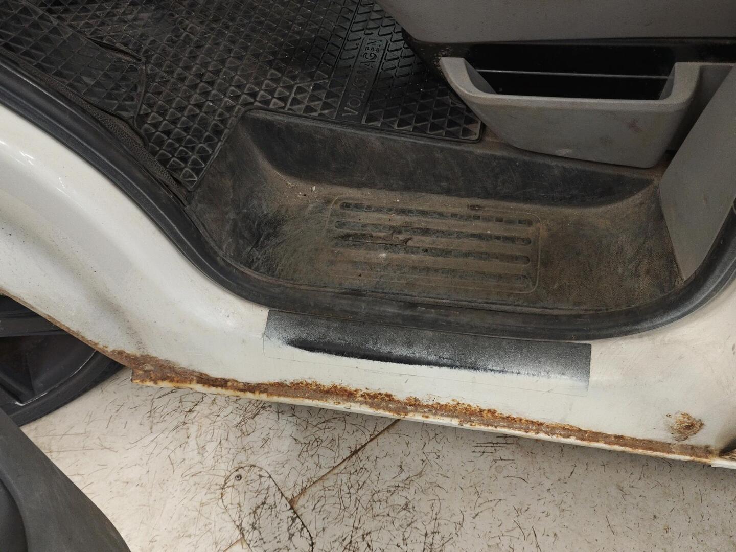 VOLKSWAGEN Transporter 2004