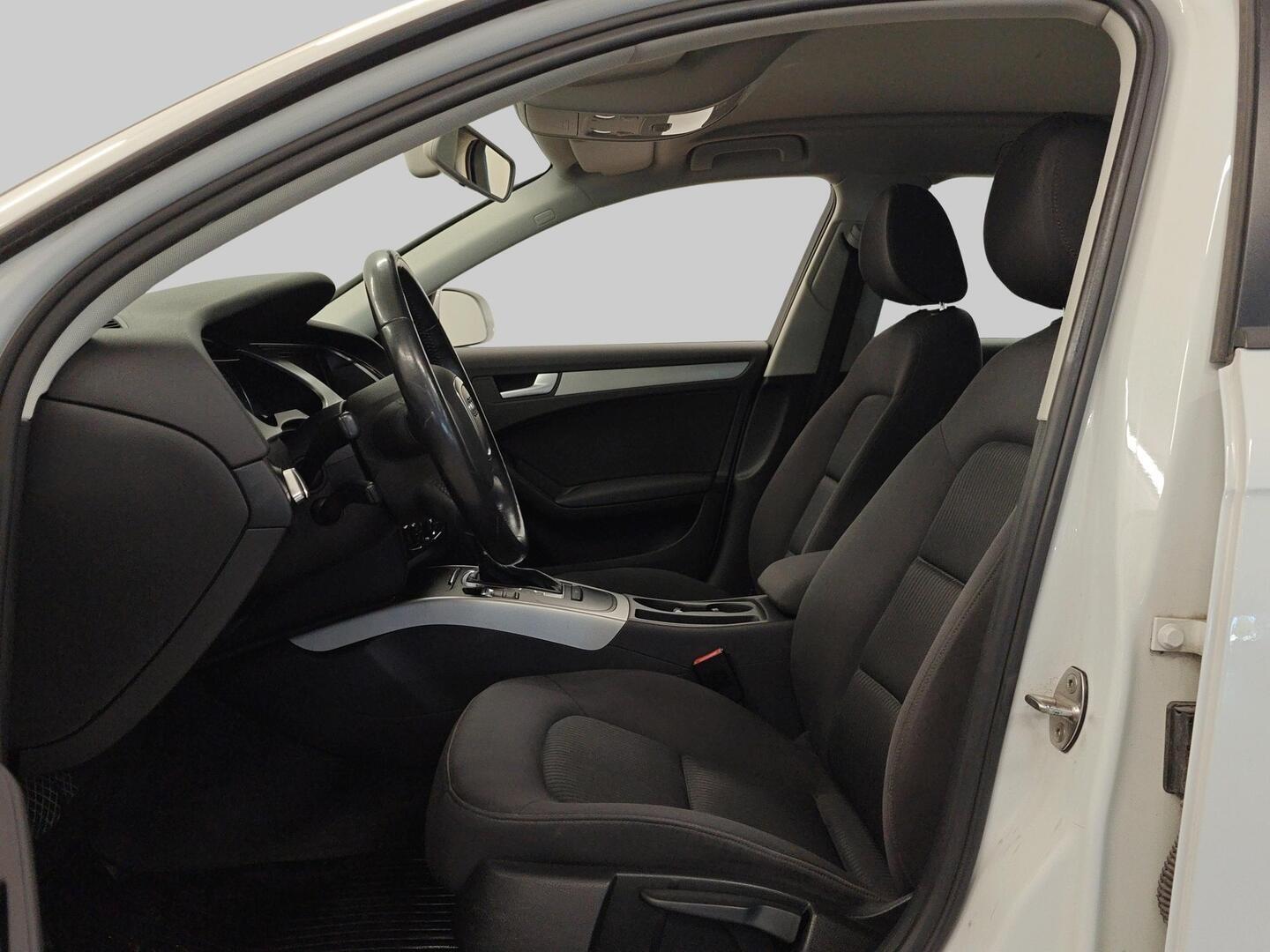 AUDI A4 2011