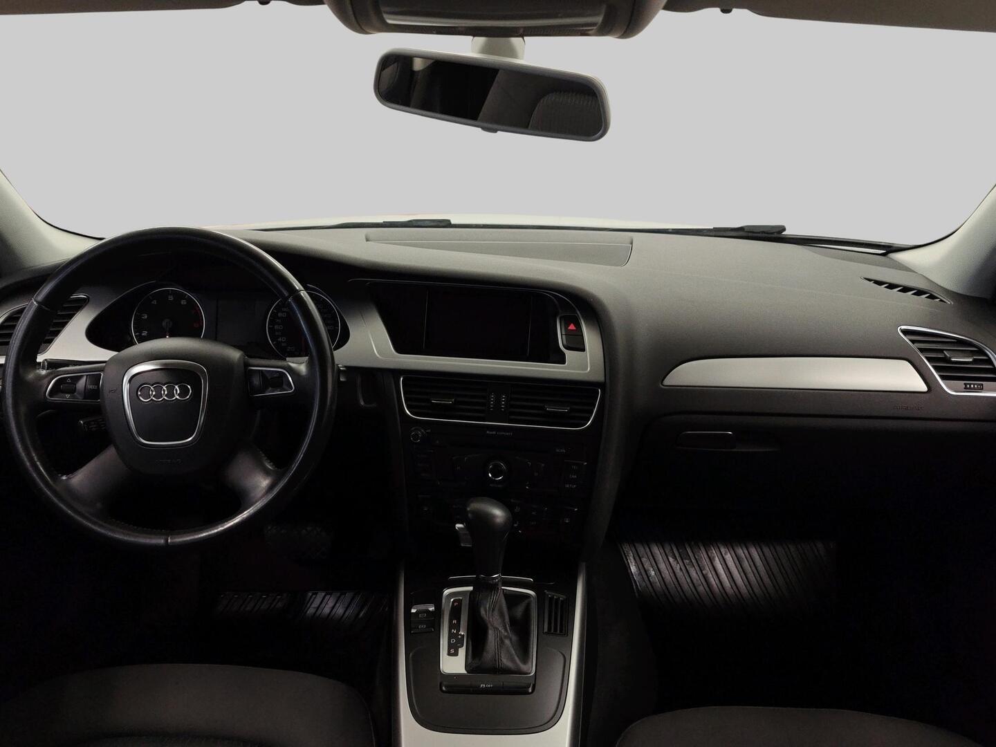 AUDI A4 2011