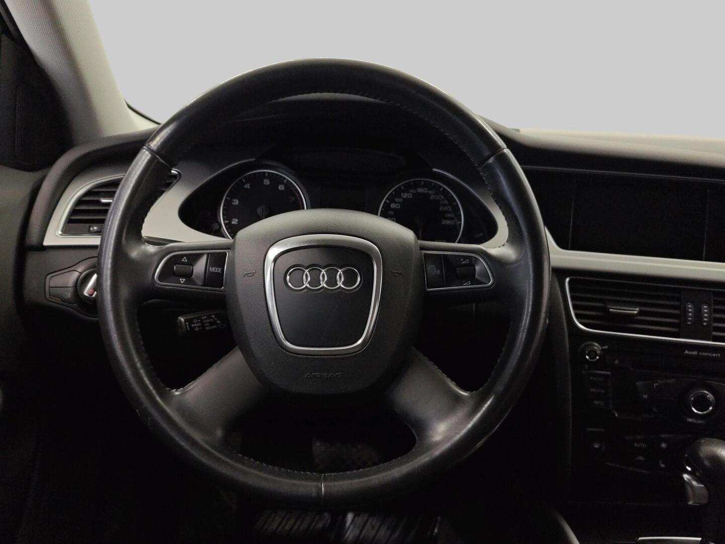 AUDI A4 2011