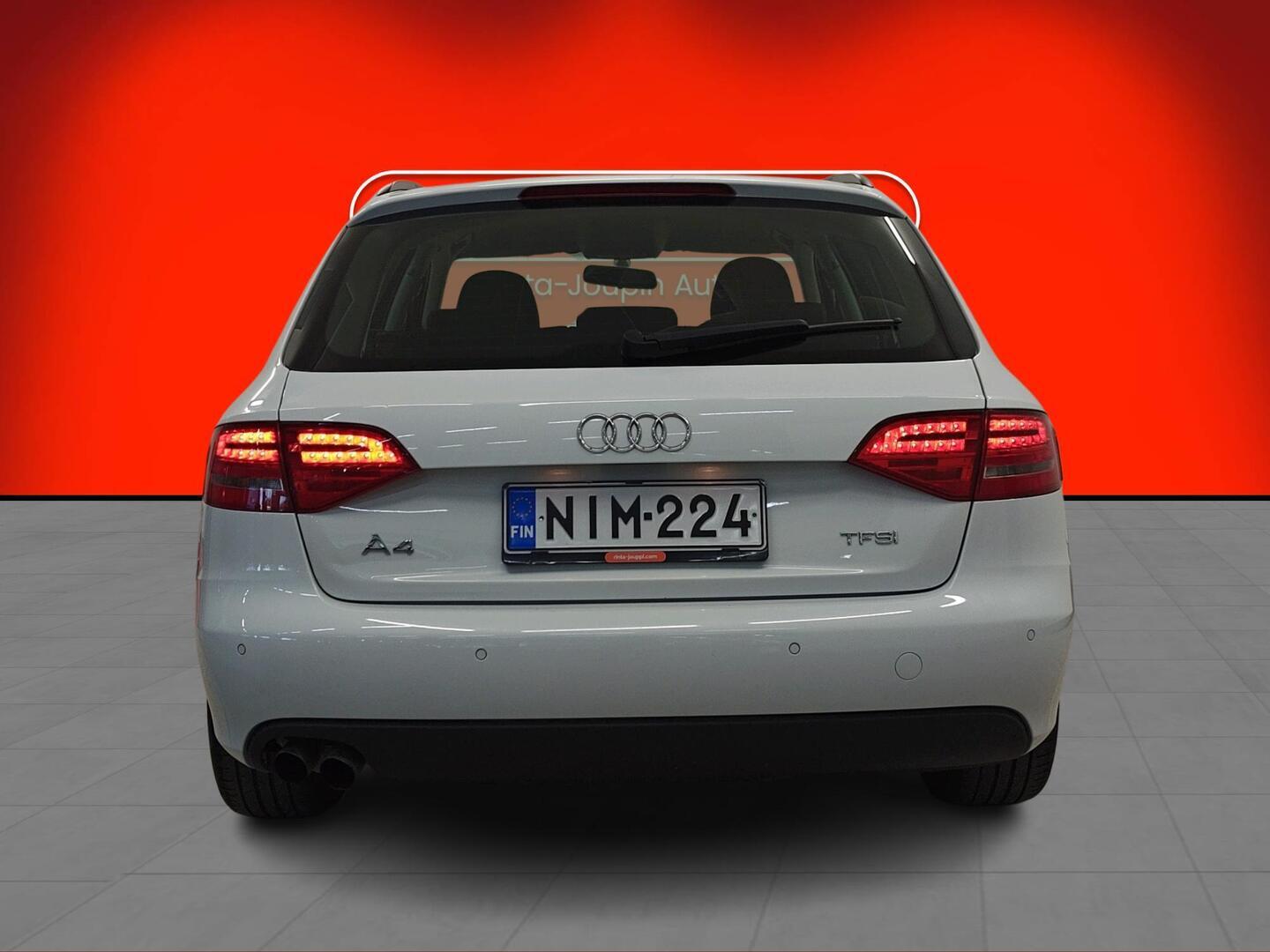 AUDI A4 2011