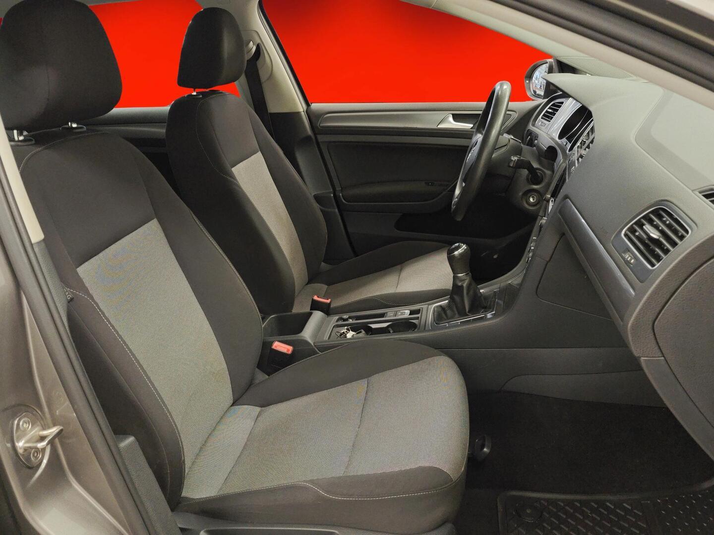 VOLKSWAGEN Golf 2015