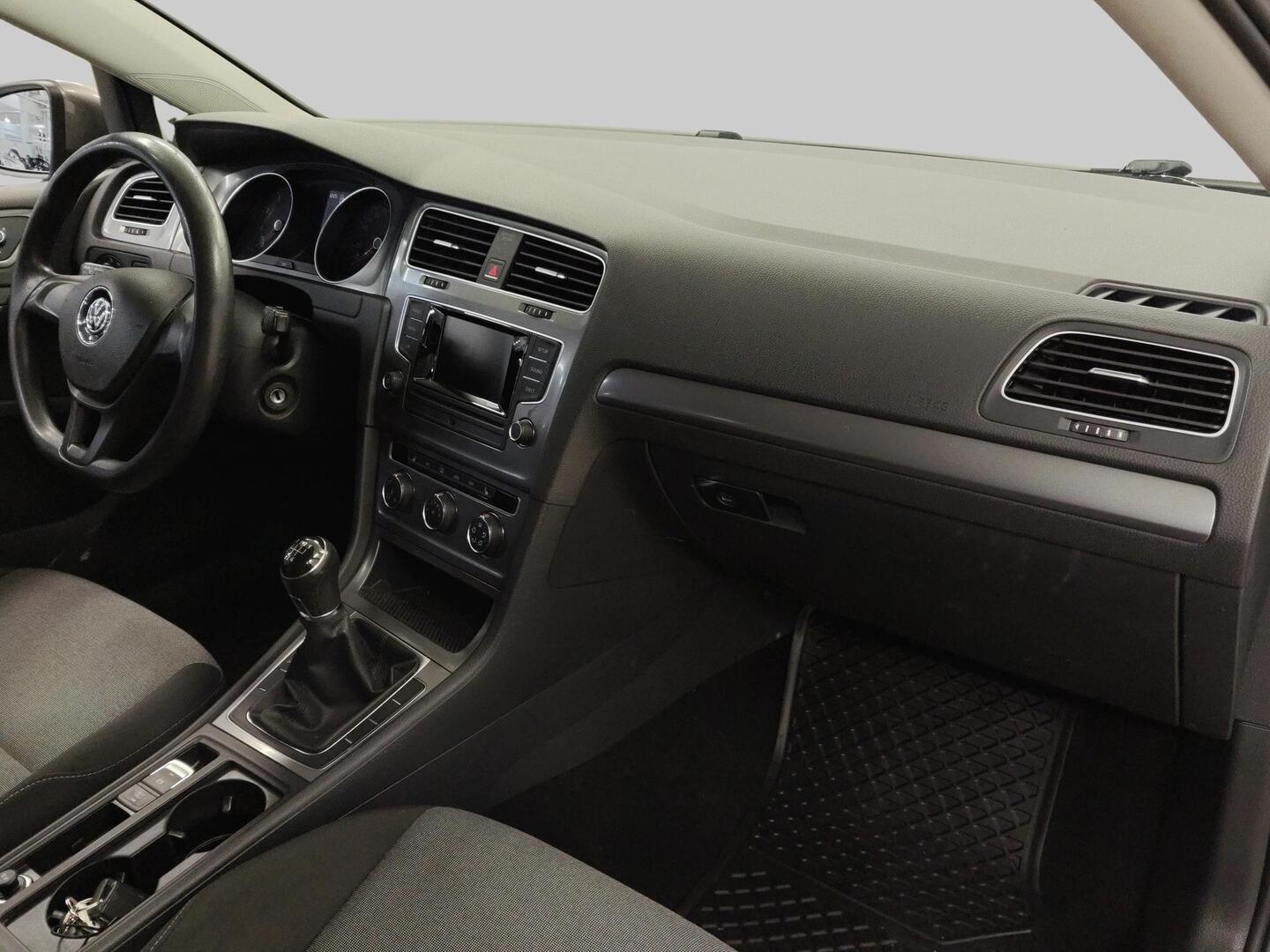 VOLKSWAGEN Golf 2015