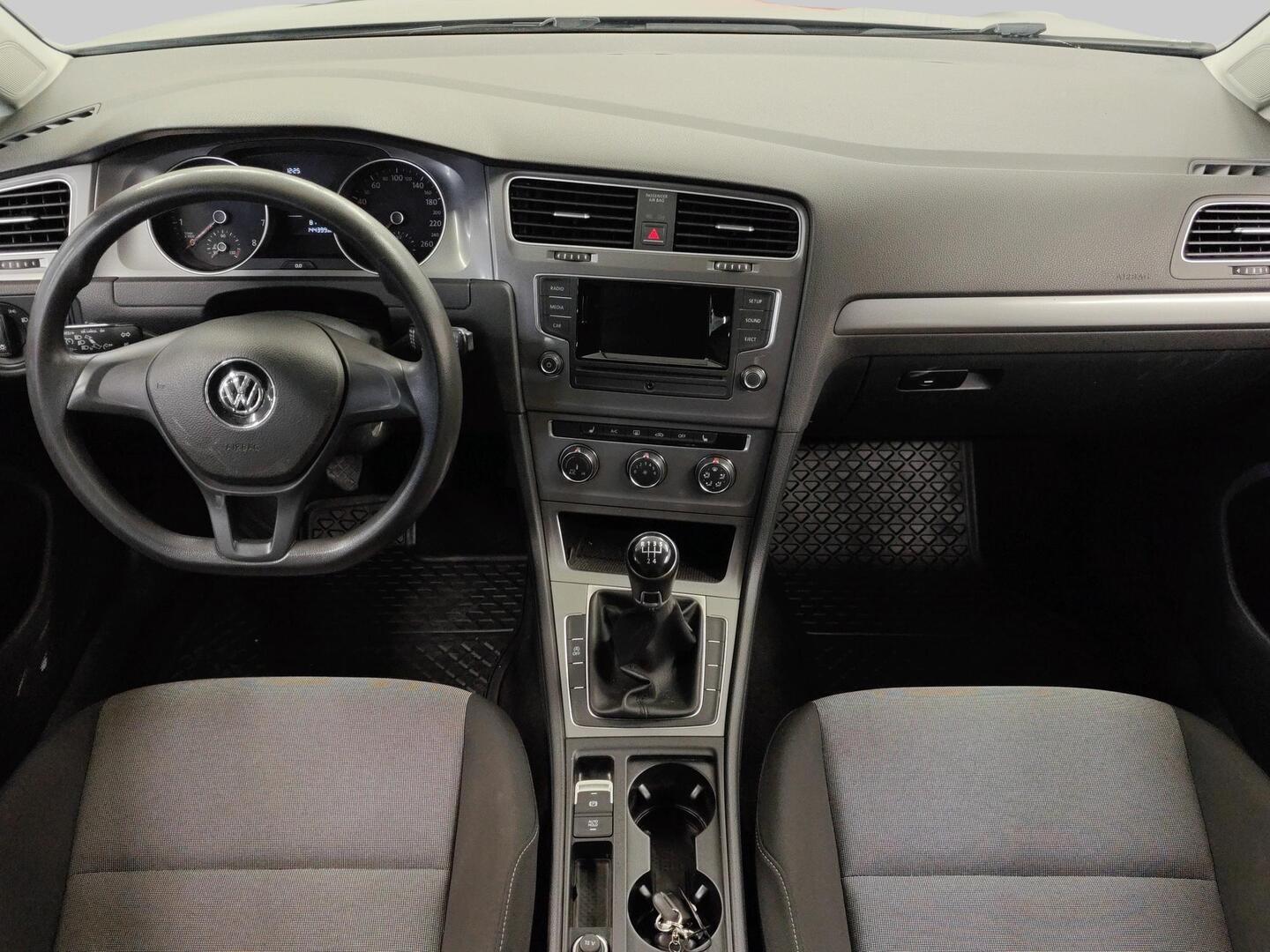 VOLKSWAGEN Golf 2015