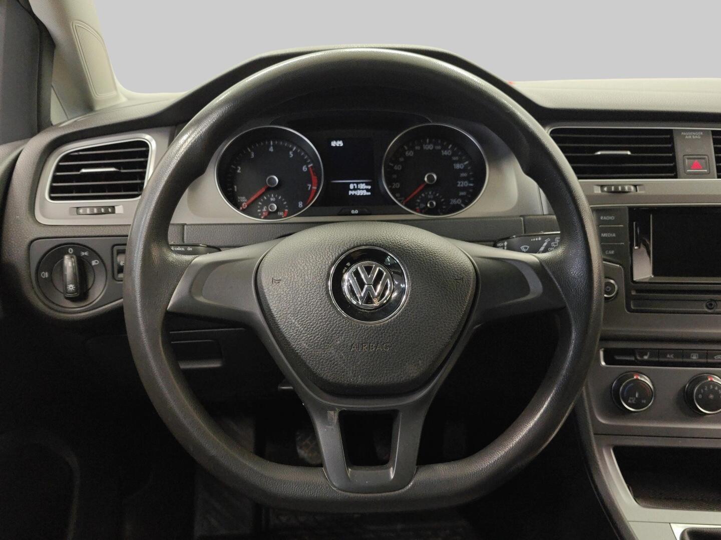 VOLKSWAGEN Golf 2015