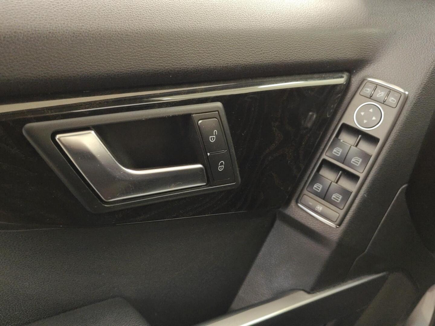 MERCEDES-BENZ GLK 2012