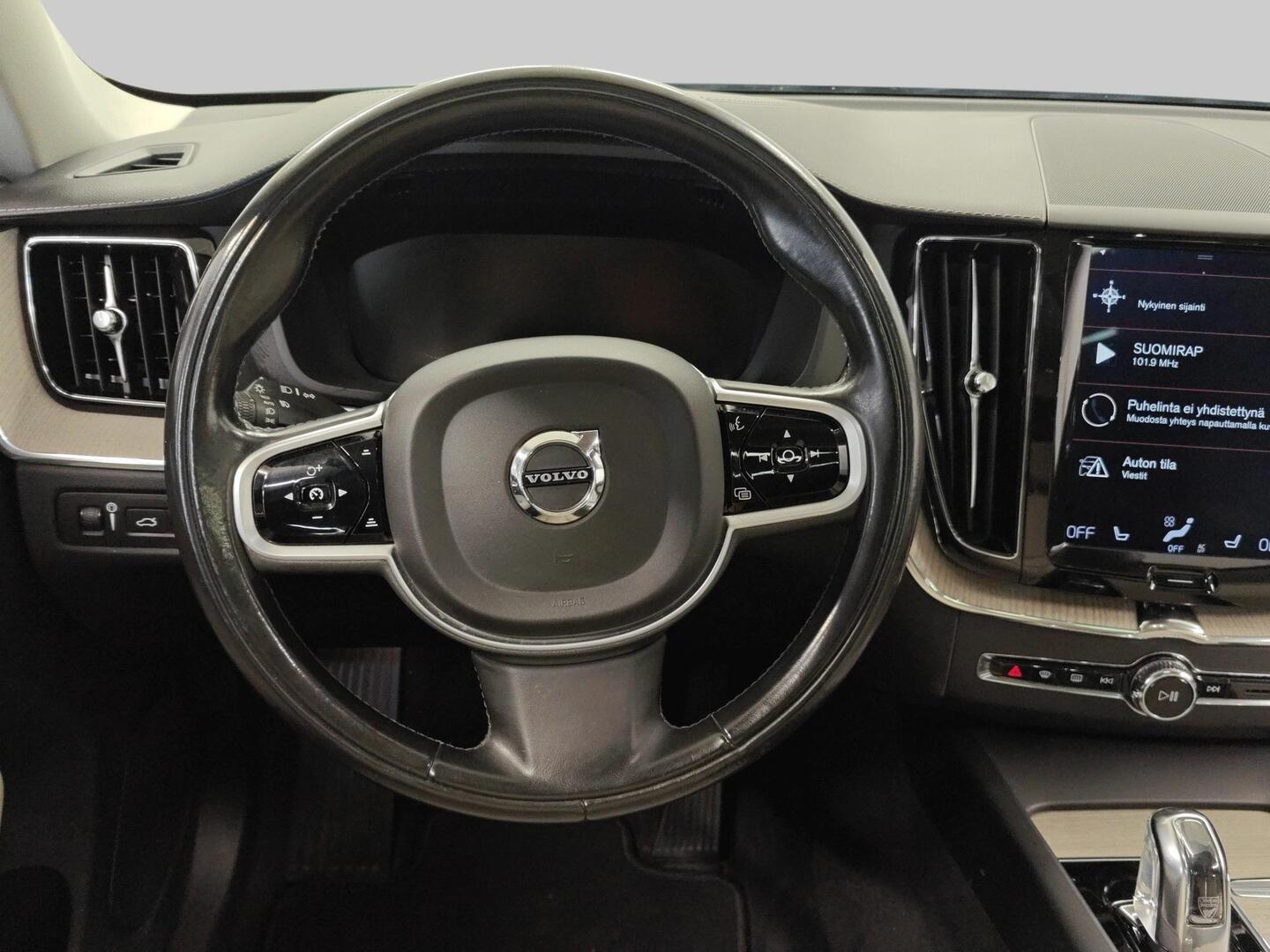VOLVO XC60 2018