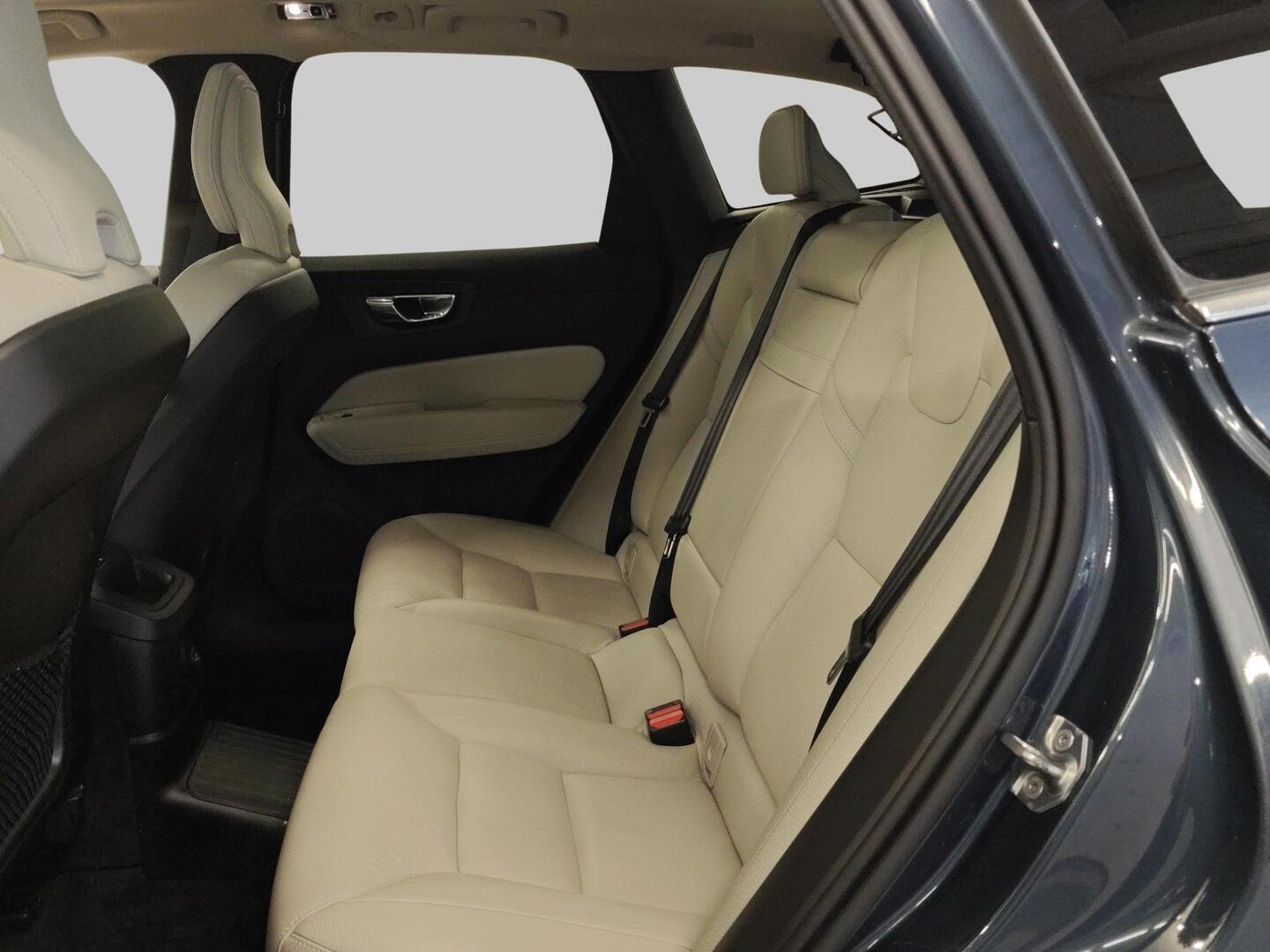VOLVO XC60 2018