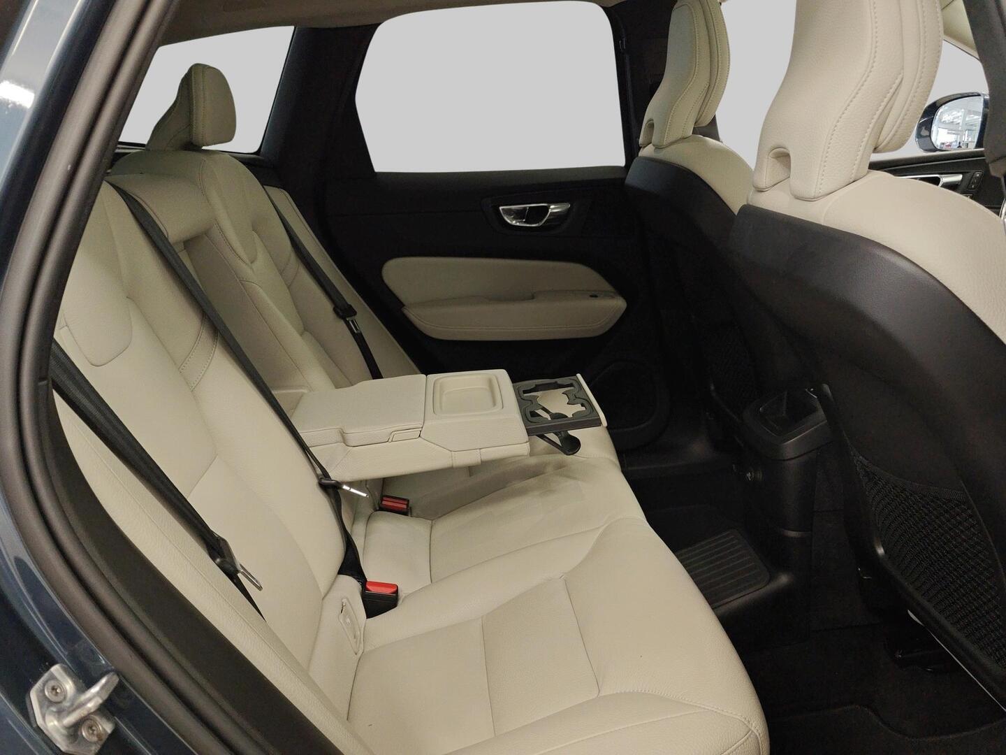 VOLVO XC60 2018