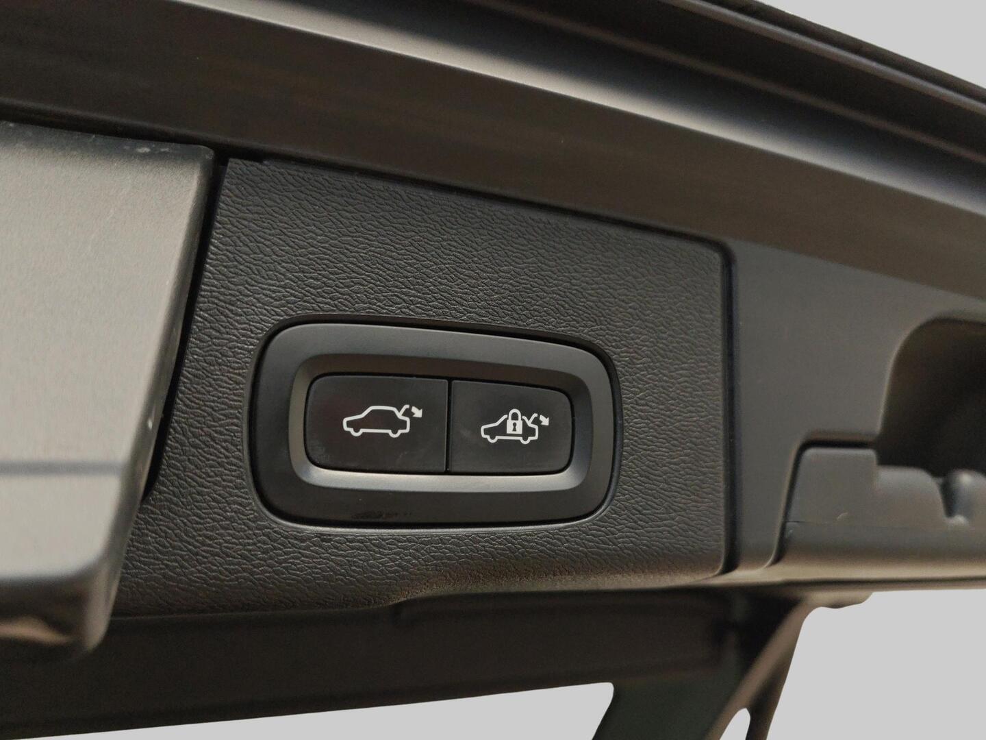 VOLVO XC60 2018